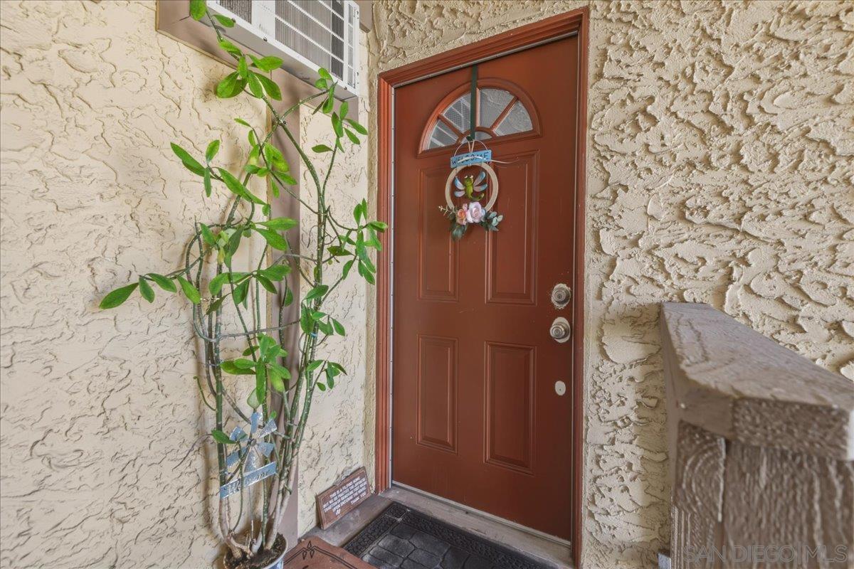 Detail Gallery Image 2 of 30 For 2950  Alta View Dr  #H202,  San Diego,  CA 92139 - 1 Beds | 1 Baths
