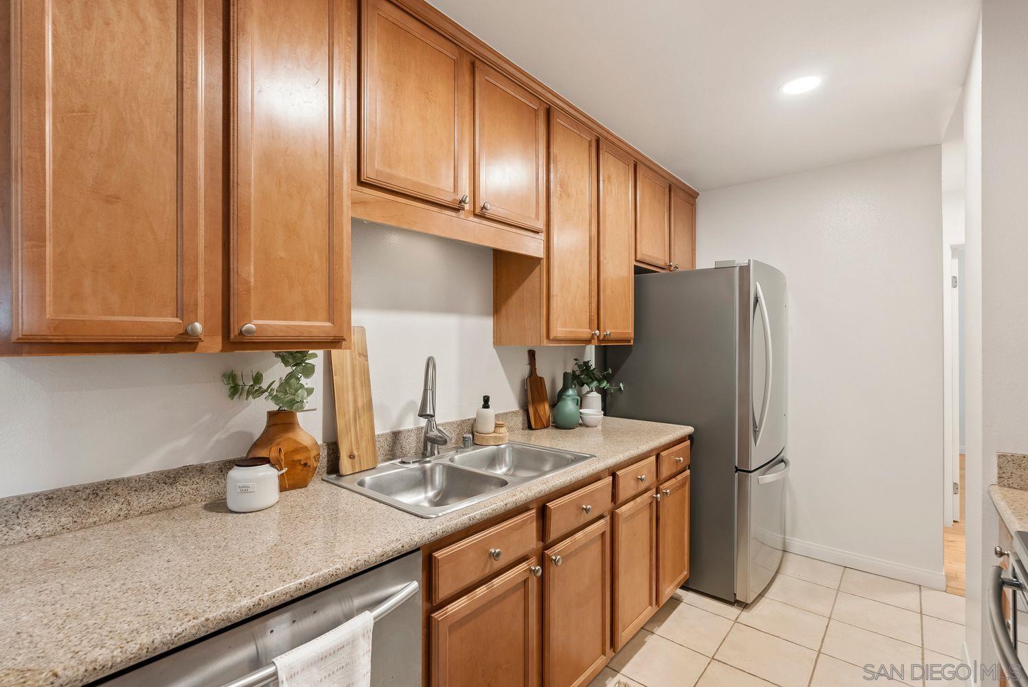 Detail Gallery Image 8 of 21 For 1770 S El Camino Real  #206,  Encinitas,  CA 92024 - 2 Beds | 1 Baths