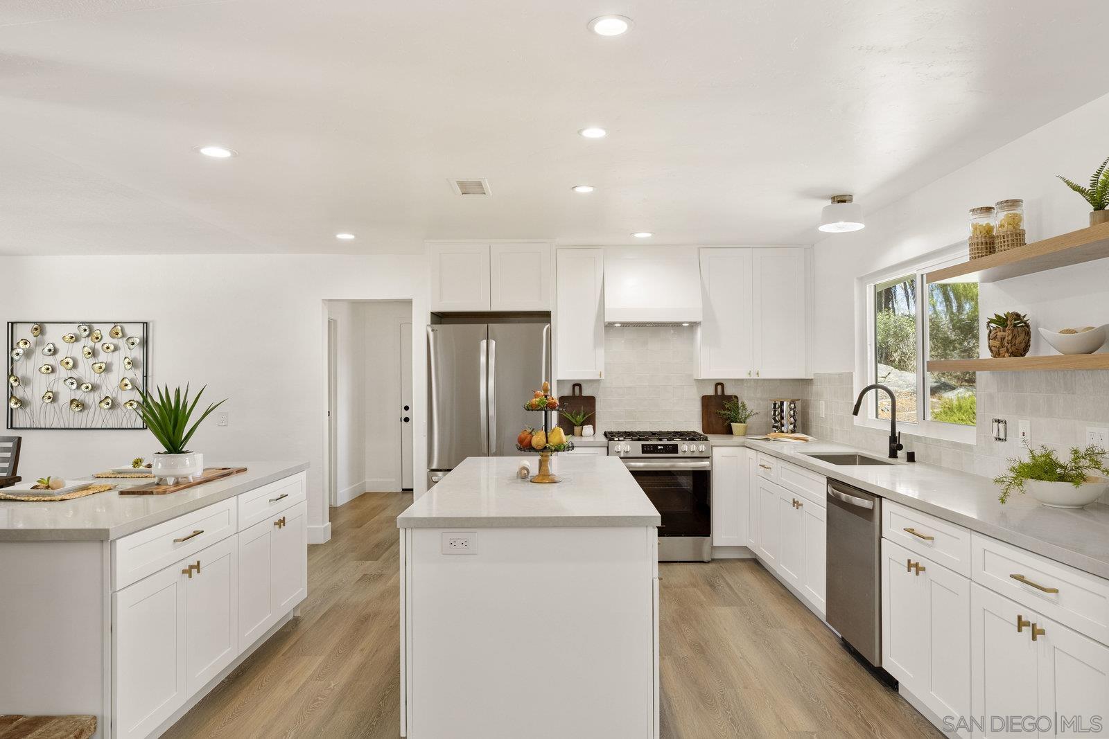 Detail Gallery Image 2 of 74 For 38795  Harris Trl, Fallbrook,  CA 92028 - 5 Beds | 4/1 Baths