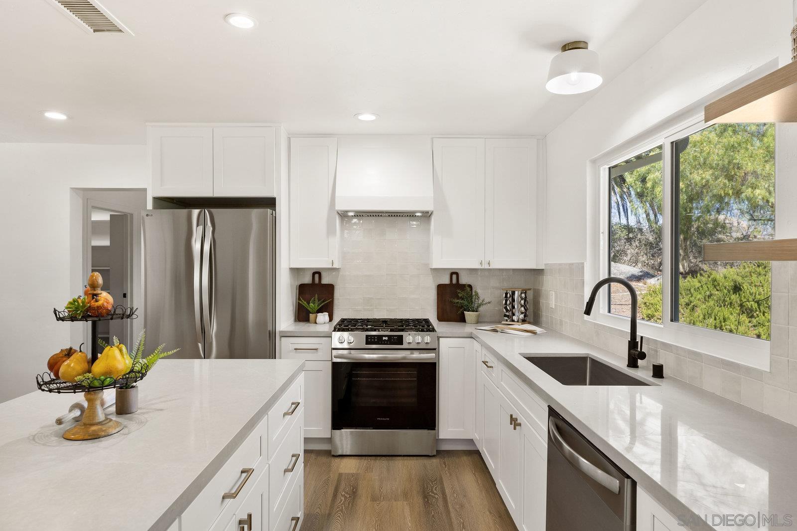 Detail Gallery Image 16 of 74 For 38795  Harris Trl, Fallbrook,  CA 92028 - 5 Beds | 4/1 Baths