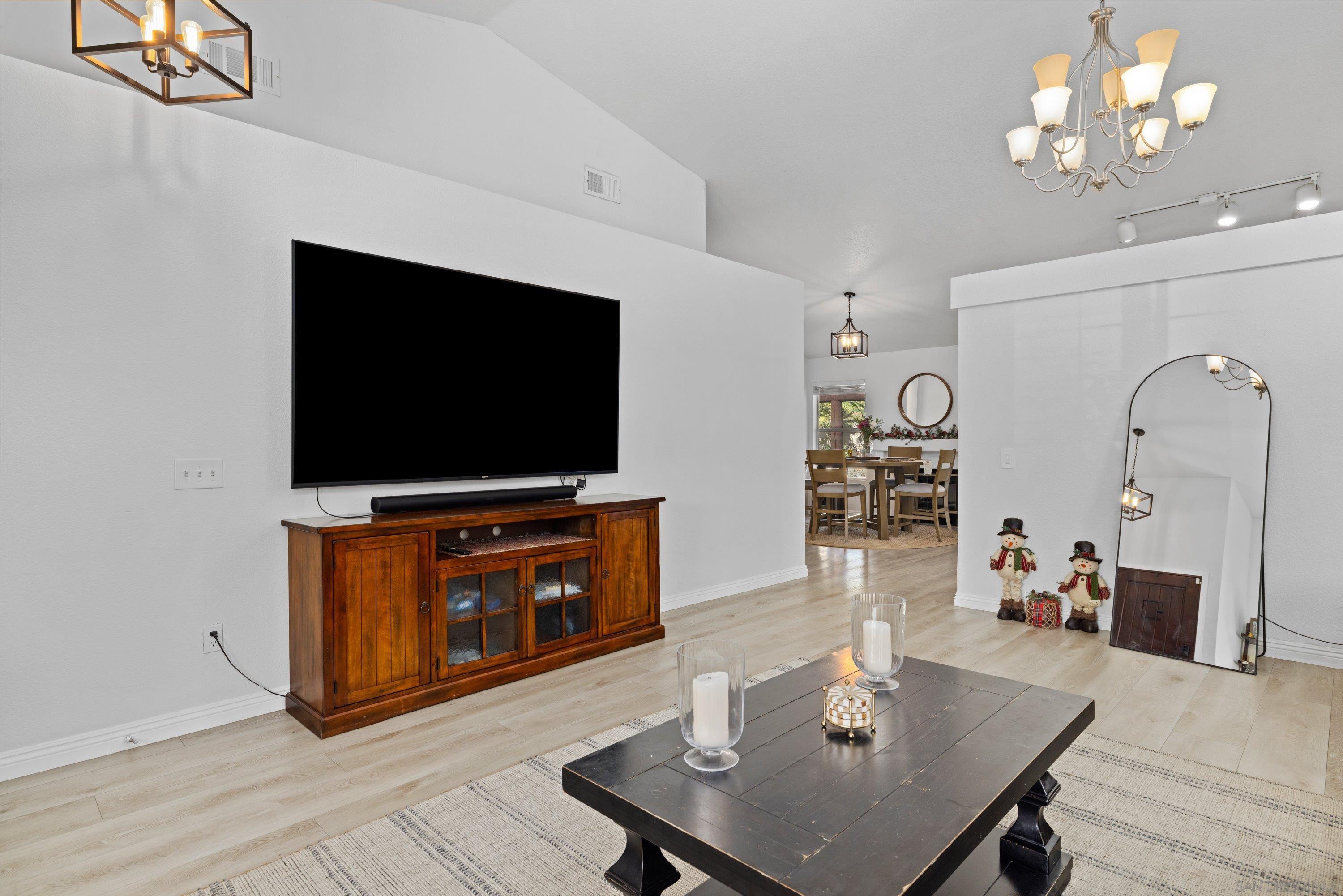 Detail Gallery Image 8 of 32 For 286  Glendale Ave, San Marcos,  CA 92069 - 3 Beds | 2 Baths