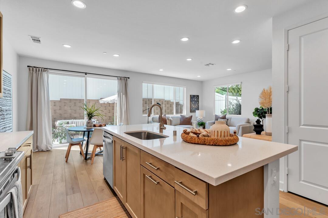 Detail Gallery Image 5 of 31 For 7701  Jasmine Ct, Santee,  CA 92071 - 4 Beds | 2/1 Baths