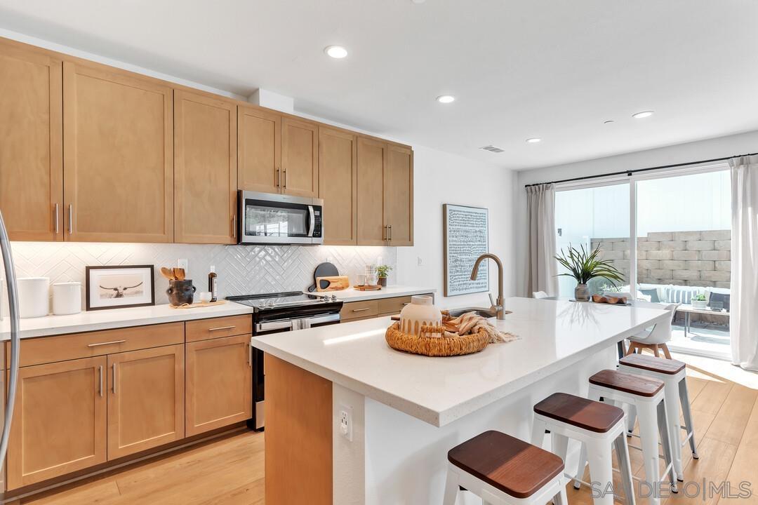 Detail Gallery Image 6 of 31 For 7701  Jasmine Ct, Santee,  CA 92071 - 4 Beds | 2/1 Baths