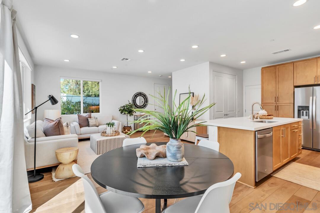 Detail Gallery Image 7 of 31 For 7701  Jasmine Ct, Santee,  CA 92071 - 4 Beds | 2/1 Baths