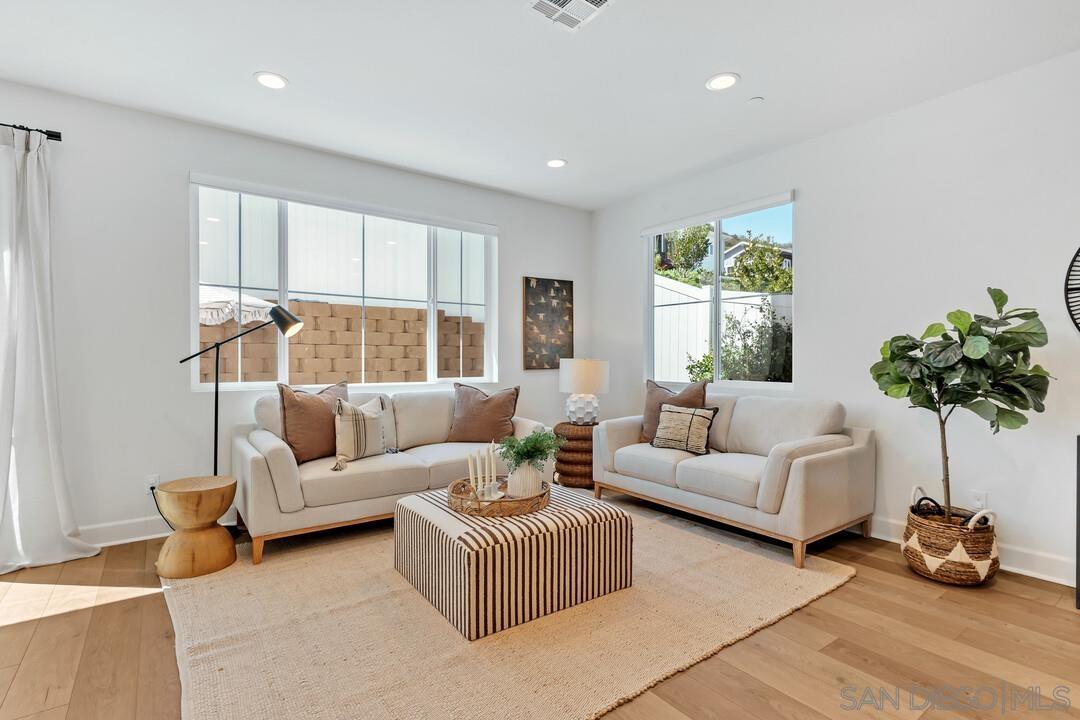 Detail Gallery Image 10 of 31 For 7701  Jasmine Ct, Santee,  CA 92071 - 4 Beds | 2/1 Baths