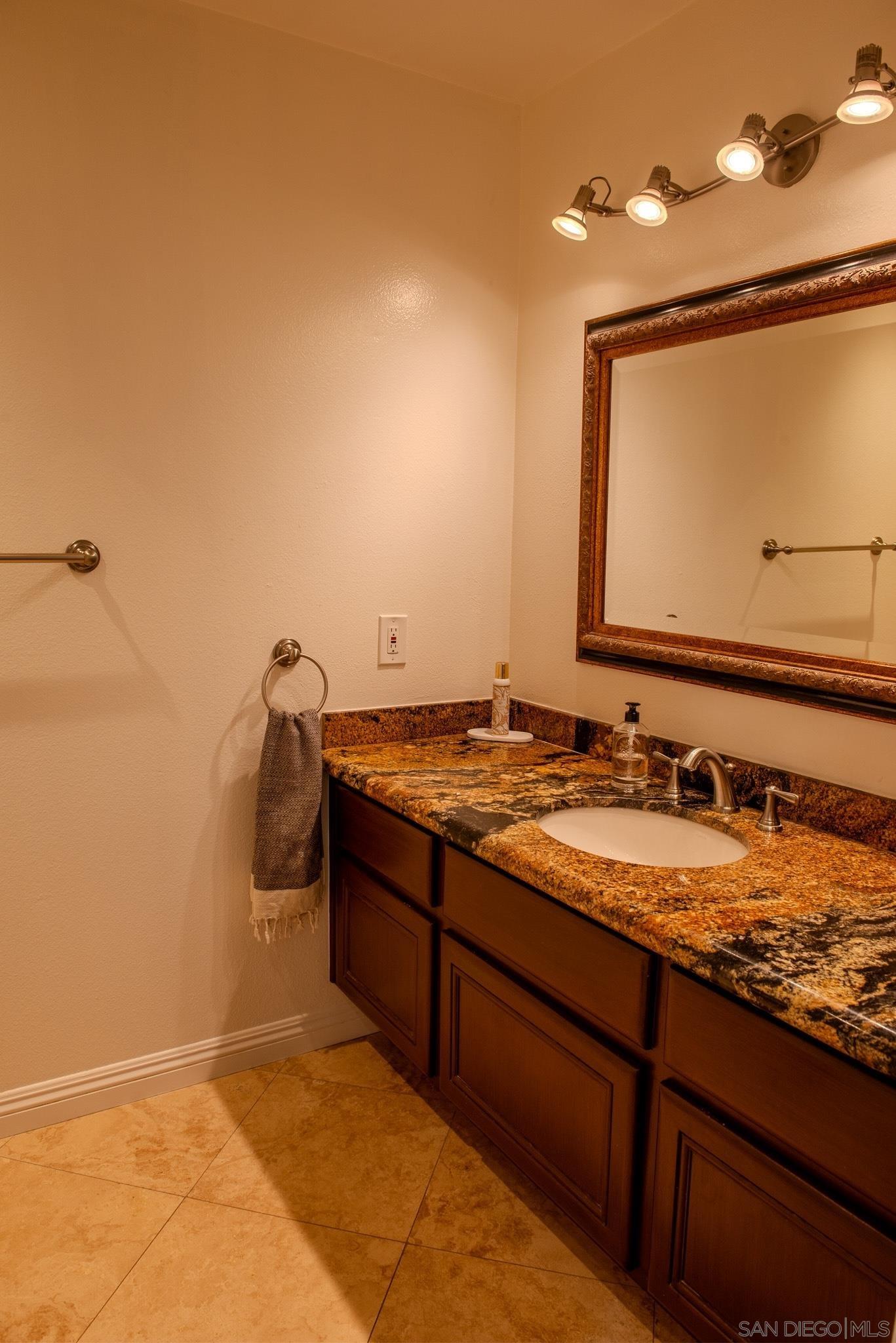 Detail Gallery Image 11 of 39 For 1859  Carolyn Dr, Chula Vista,  CA 91913 - 3 Beds | 2/1 Baths