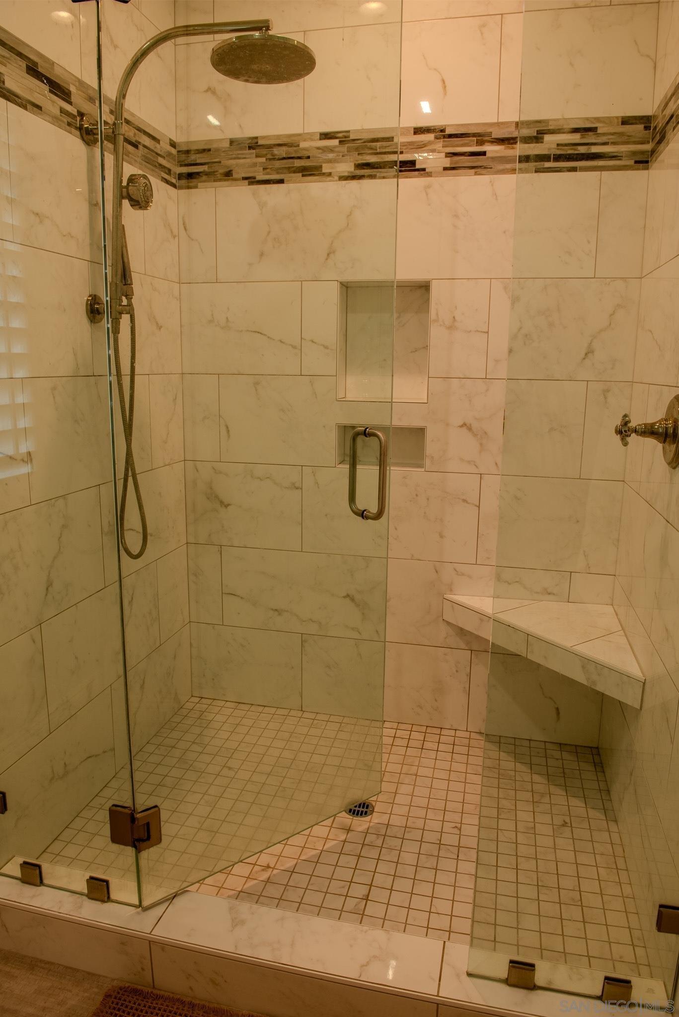 Detail Gallery Image 17 of 39 For 1859  Carolyn Dr, Chula Vista,  CA 91913 - 3 Beds | 2/1 Baths