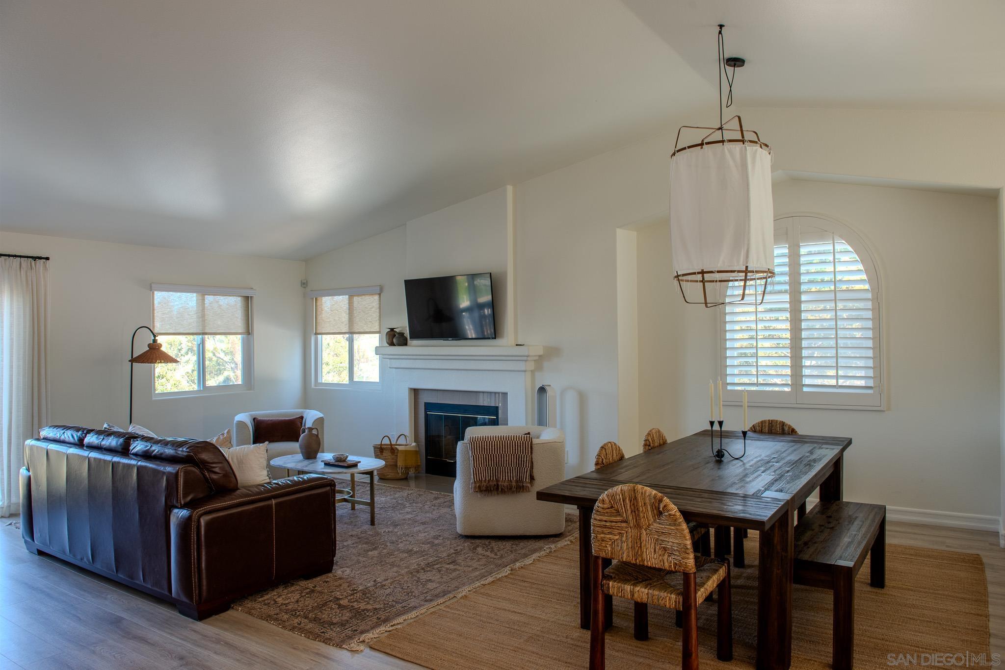 Detail Gallery Image 4 of 39 For 1859  Carolyn Dr, Chula Vista,  CA 91913 - 3 Beds | 2/1 Baths