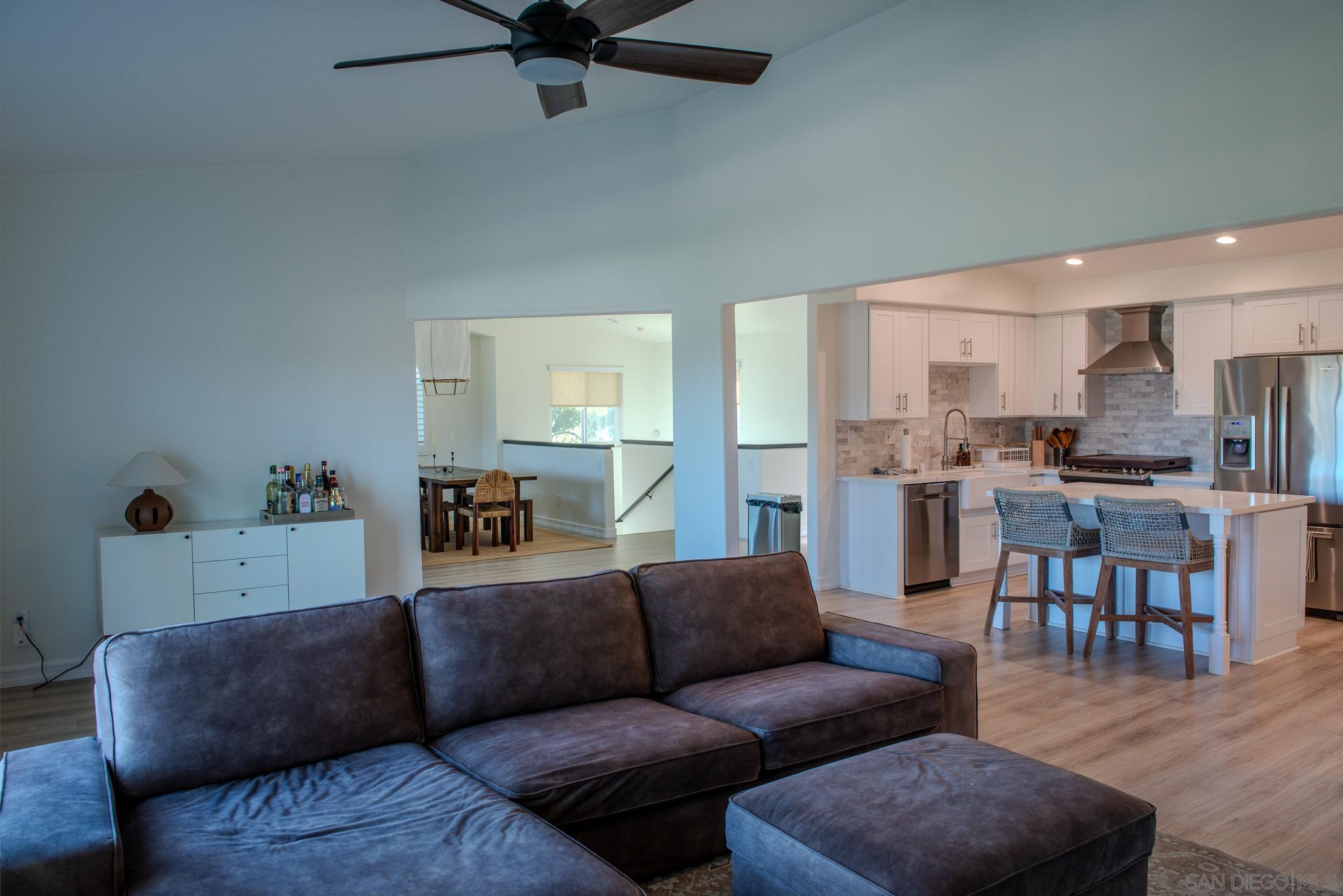 Detail Gallery Image 7 of 39 For 1859  Carolyn Dr, Chula Vista,  CA 91913 - 3 Beds | 2/1 Baths