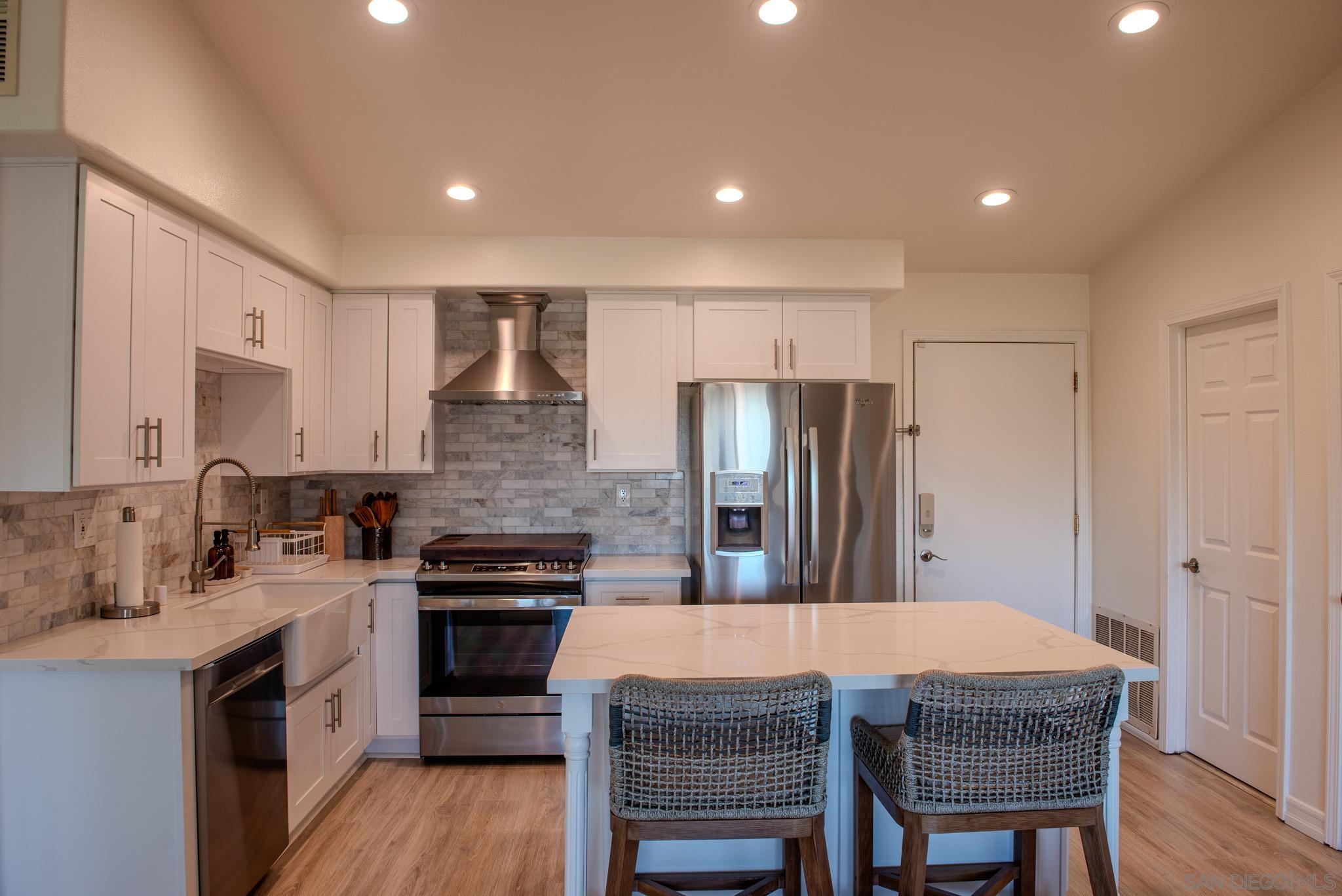 Detail Gallery Image 10 of 39 For 1859  Carolyn Dr, Chula Vista,  CA 91913 - 3 Beds | 2/1 Baths