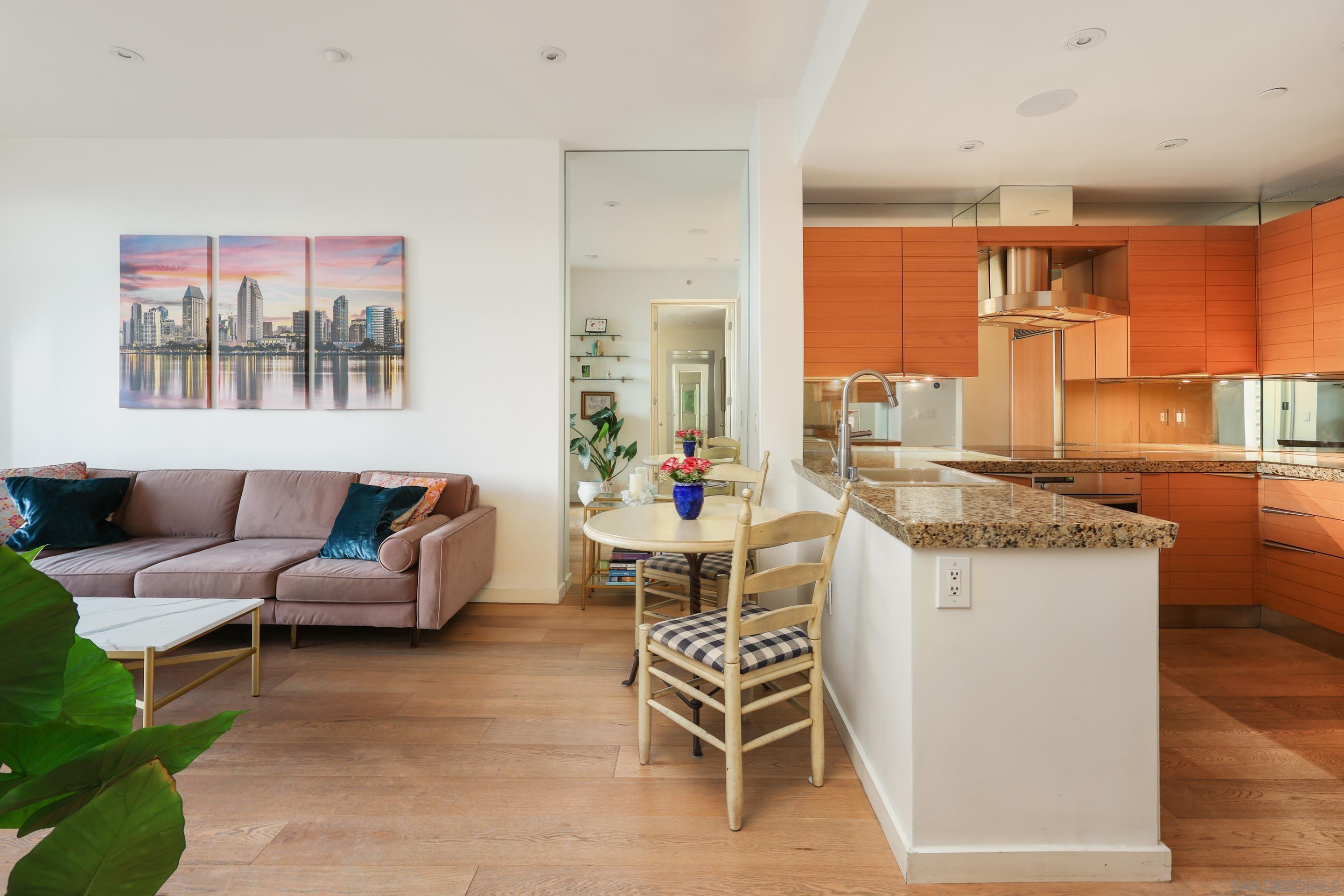 Detail Gallery Image 11 of 38 For 550  Front Street  #1007,  San Diego,  CA 92101 - 1 Beds | 1 Baths