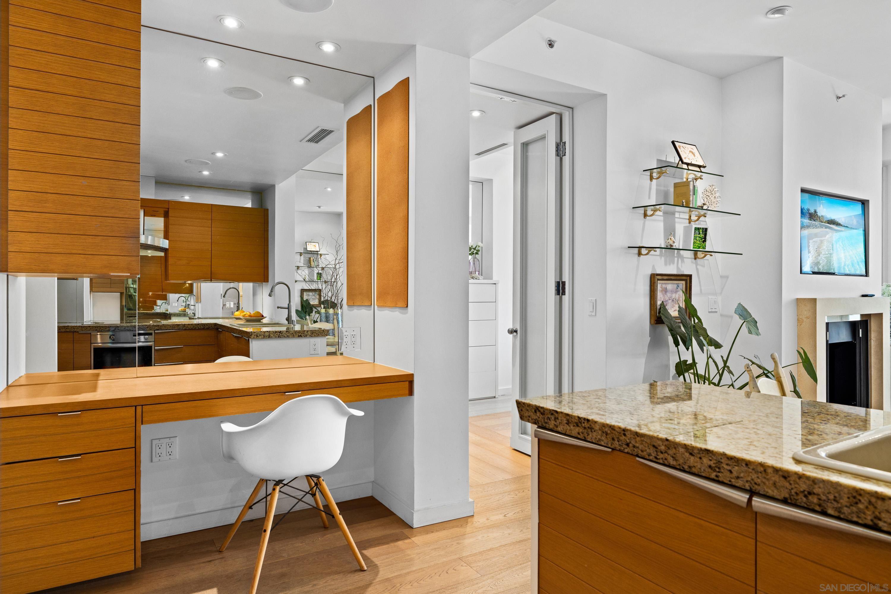 Detail Gallery Image 12 of 38 For 550  Front Street  #1007,  San Diego,  CA 92101 - 1 Beds | 1 Baths