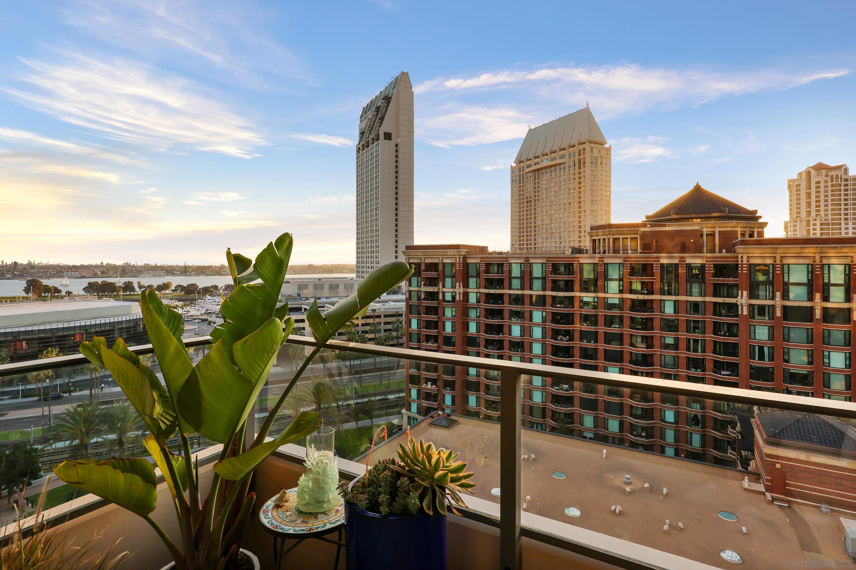 Detail Gallery Image 14 of 38 For 550  Front Street  #1007,  San Diego,  CA 92101 - 1 Beds | 1 Baths