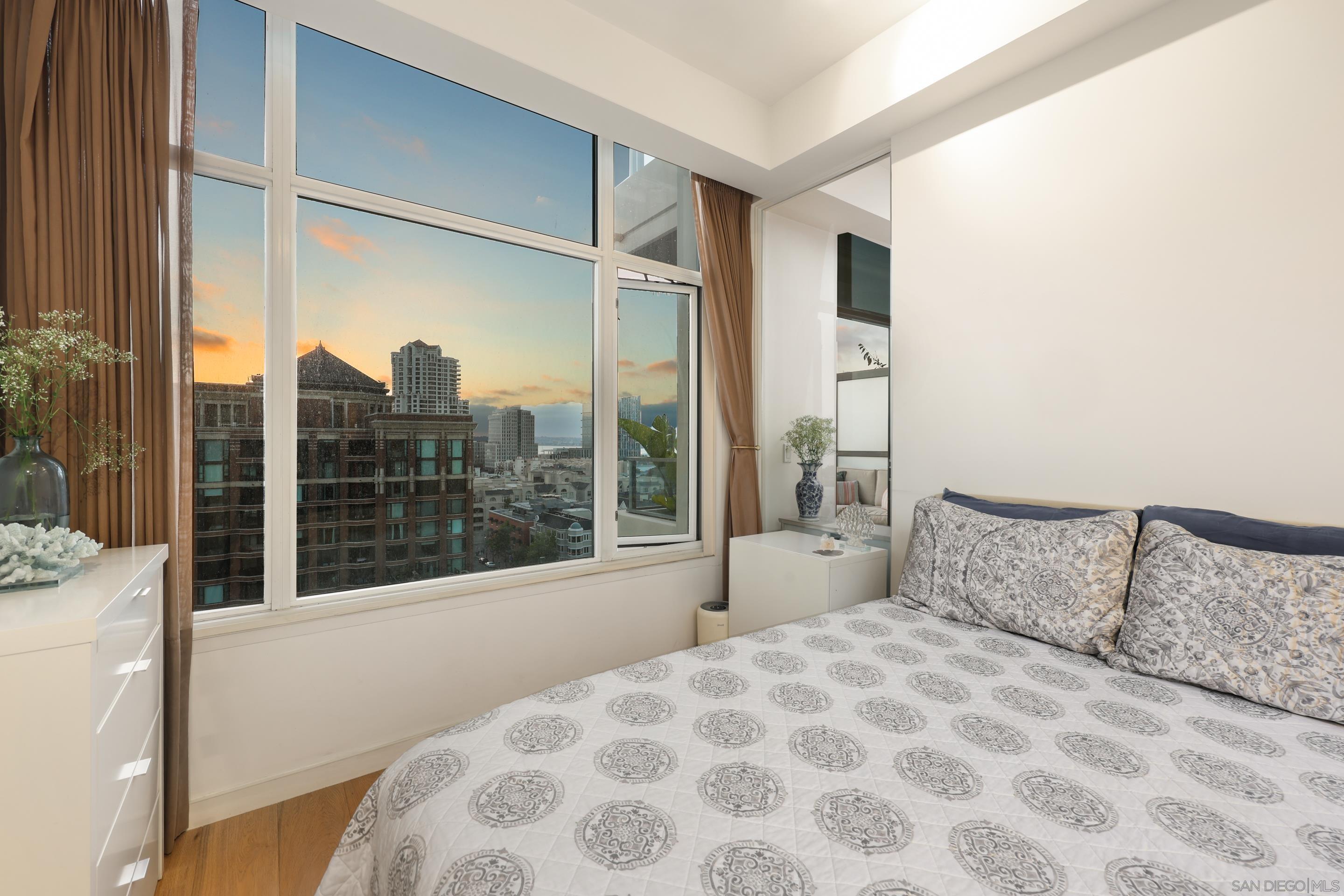 Detail Gallery Image 18 of 38 For 550  Front Street  #1007,  San Diego,  CA 92101 - 1 Beds | 1 Baths