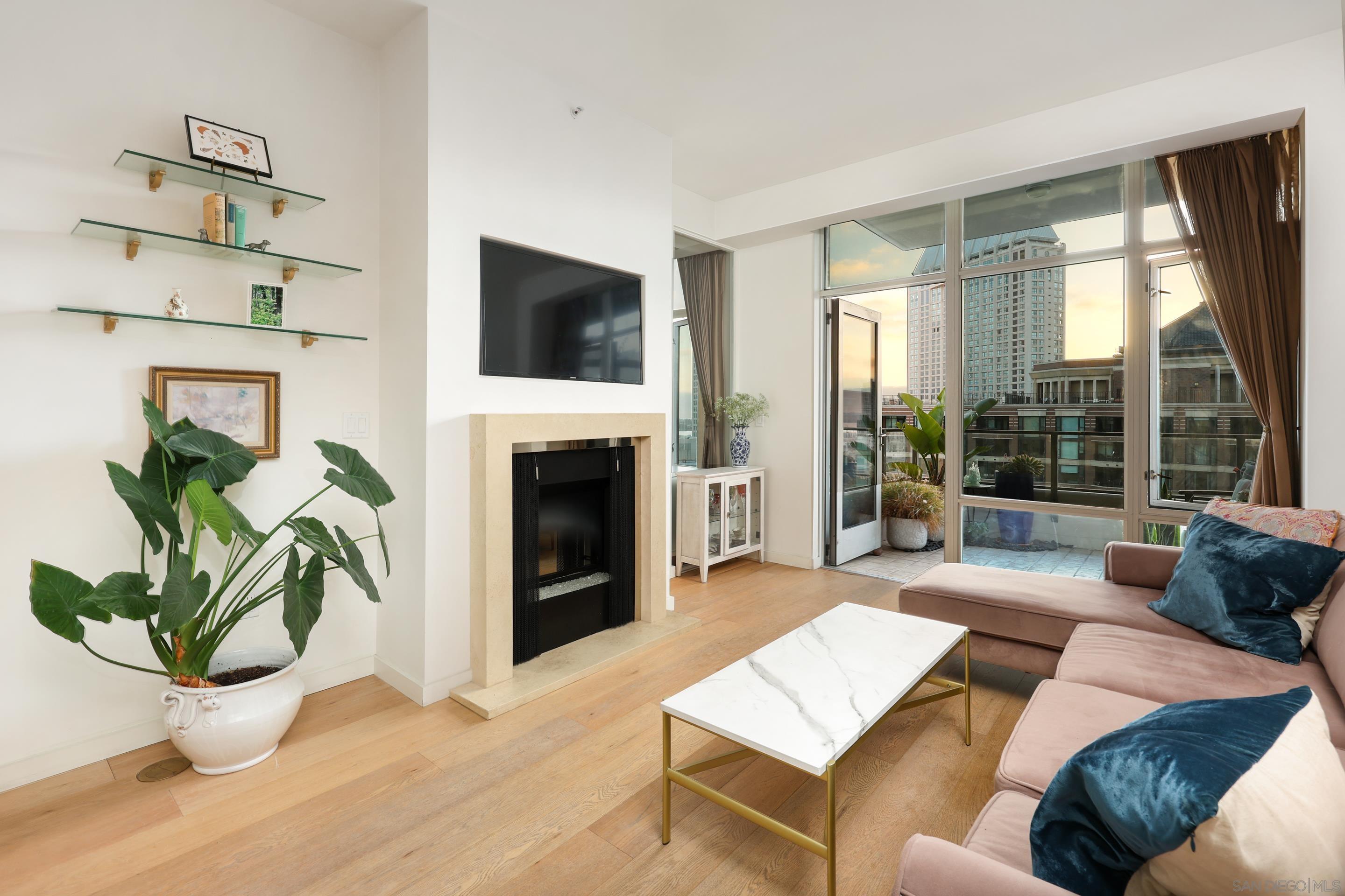 Detail Gallery Image 5 of 38 For 550  Front Street  #1007,  San Diego,  CA 92101 - 1 Beds | 1 Baths