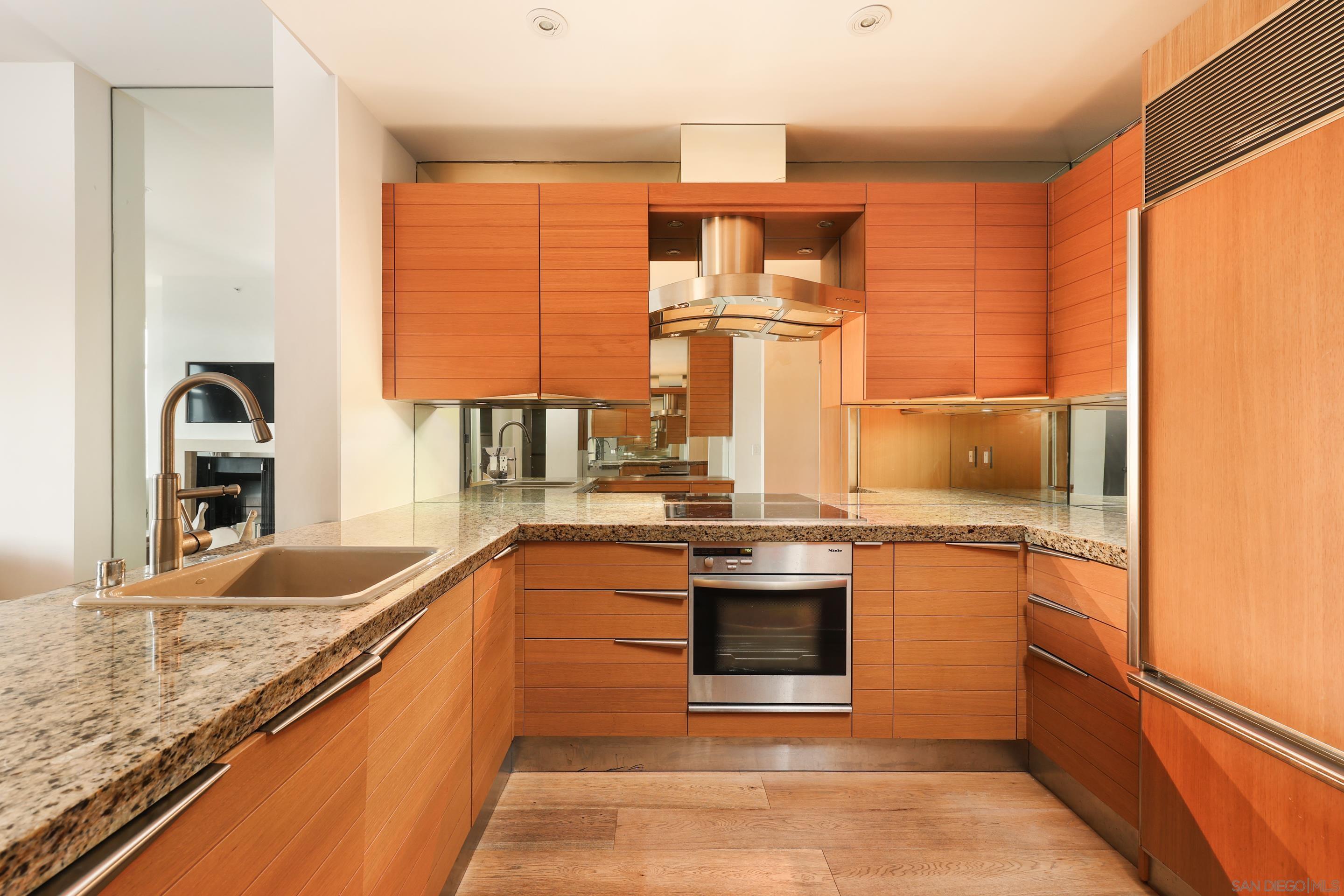 Detail Gallery Image 7 of 38 For 550  Front Street  #1007,  San Diego,  CA 92101 - 1 Beds | 1 Baths