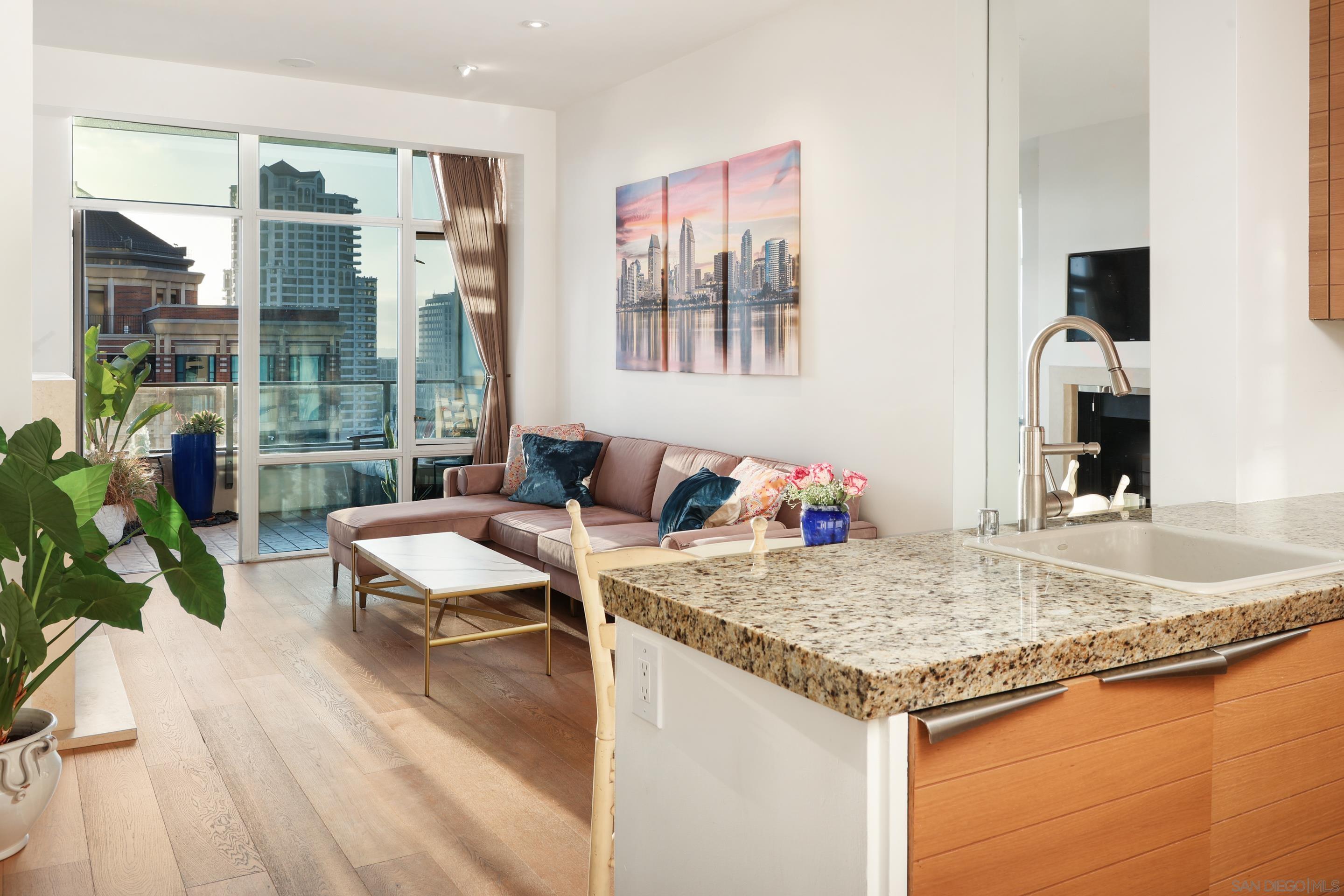 Detail Gallery Image 8 of 38 For 550  Front Street  #1007,  San Diego,  CA 92101 - 1 Beds | 1 Baths