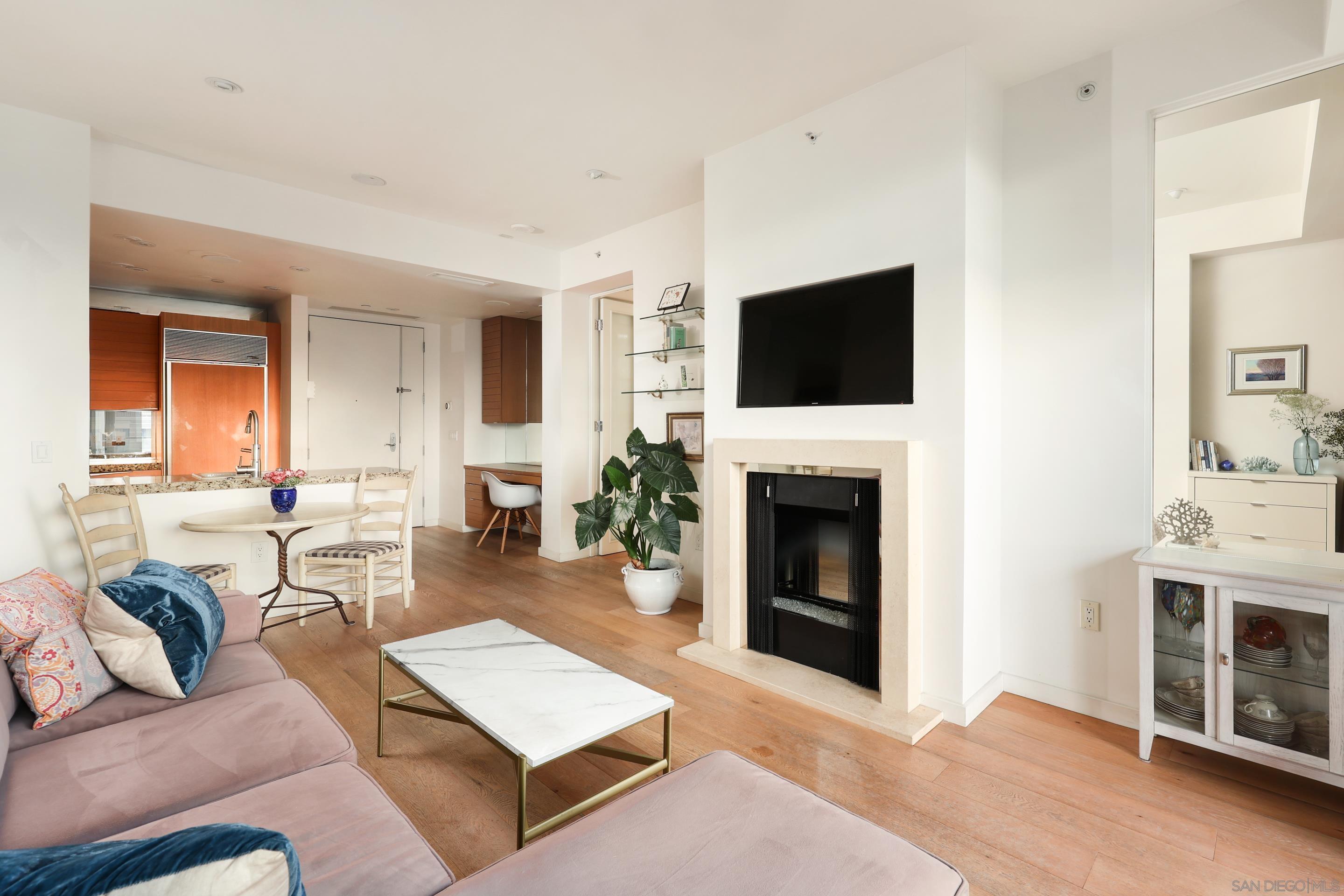 Detail Gallery Image 9 of 38 For 550  Front Street  #1007,  San Diego,  CA 92101 - 1 Beds | 1 Baths