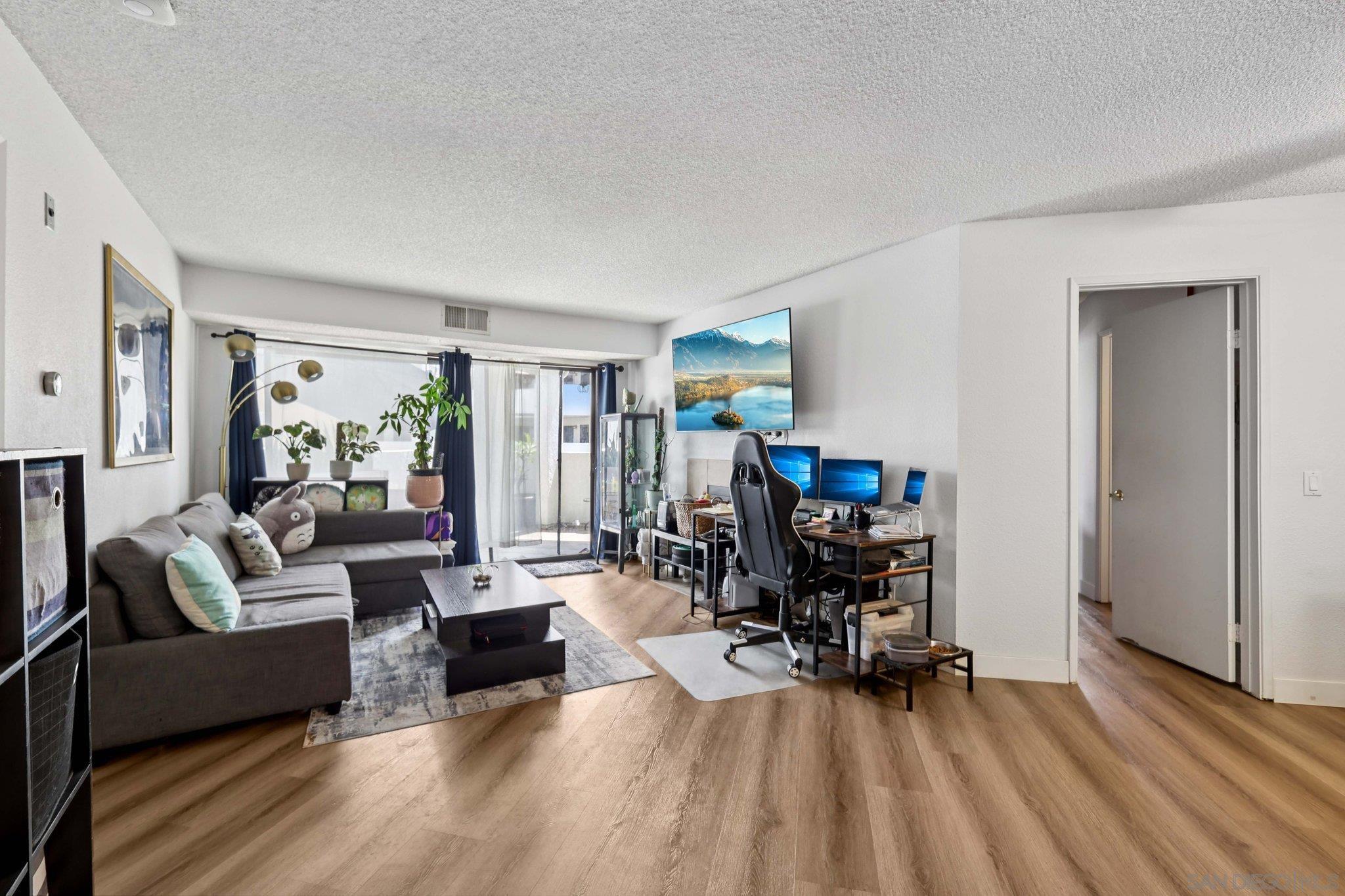 Detail Gallery Image 3 of 35 For 9725  Mesa Springs  #177,  San Diego,  CA 92126 - 2 Beds | 2 Baths