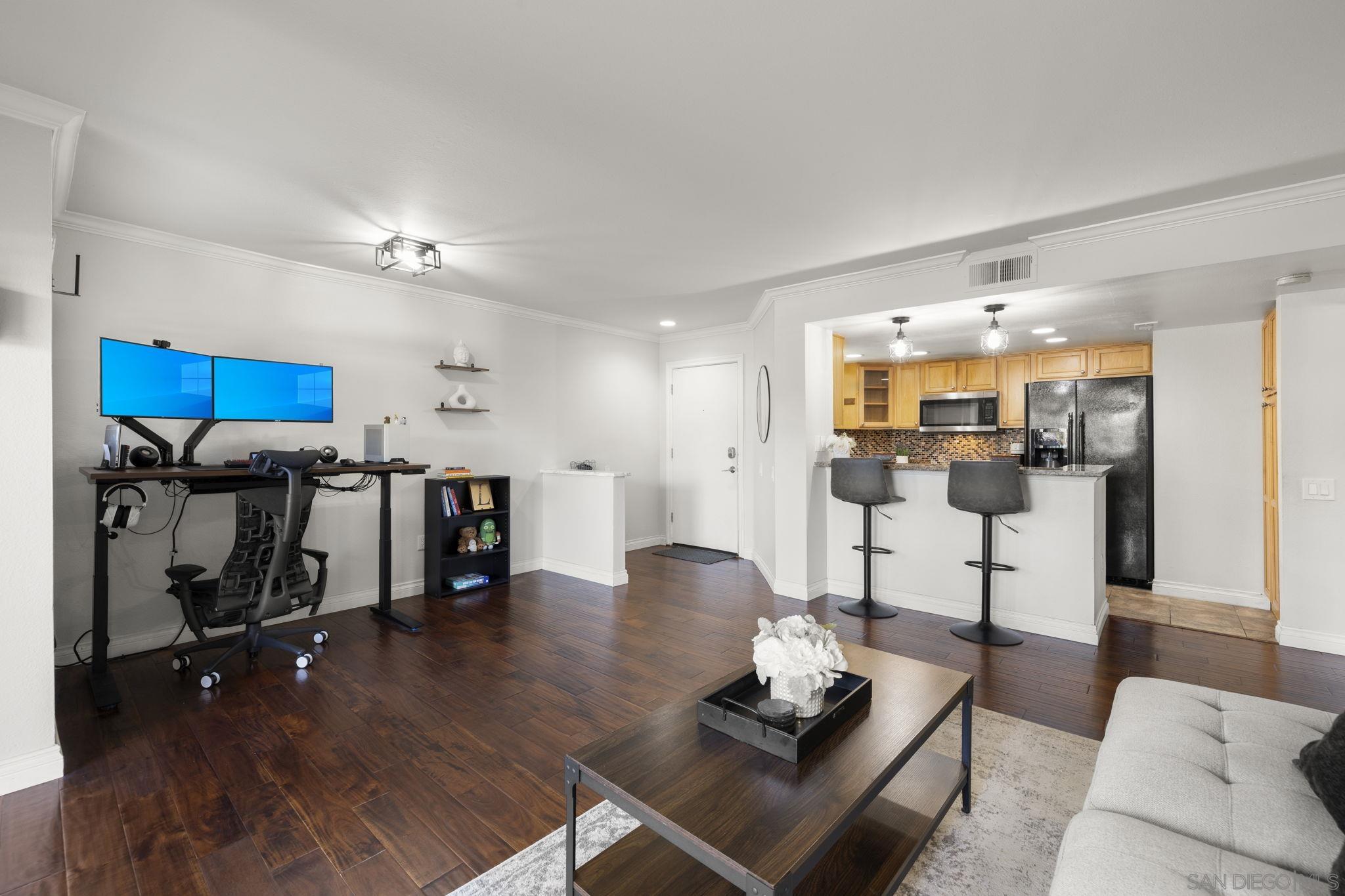 Detail Gallery Image 3 of 35 For 15273  Maturin  #32,  San Diego,  CA 92127 - 1 Beds | 1 Baths