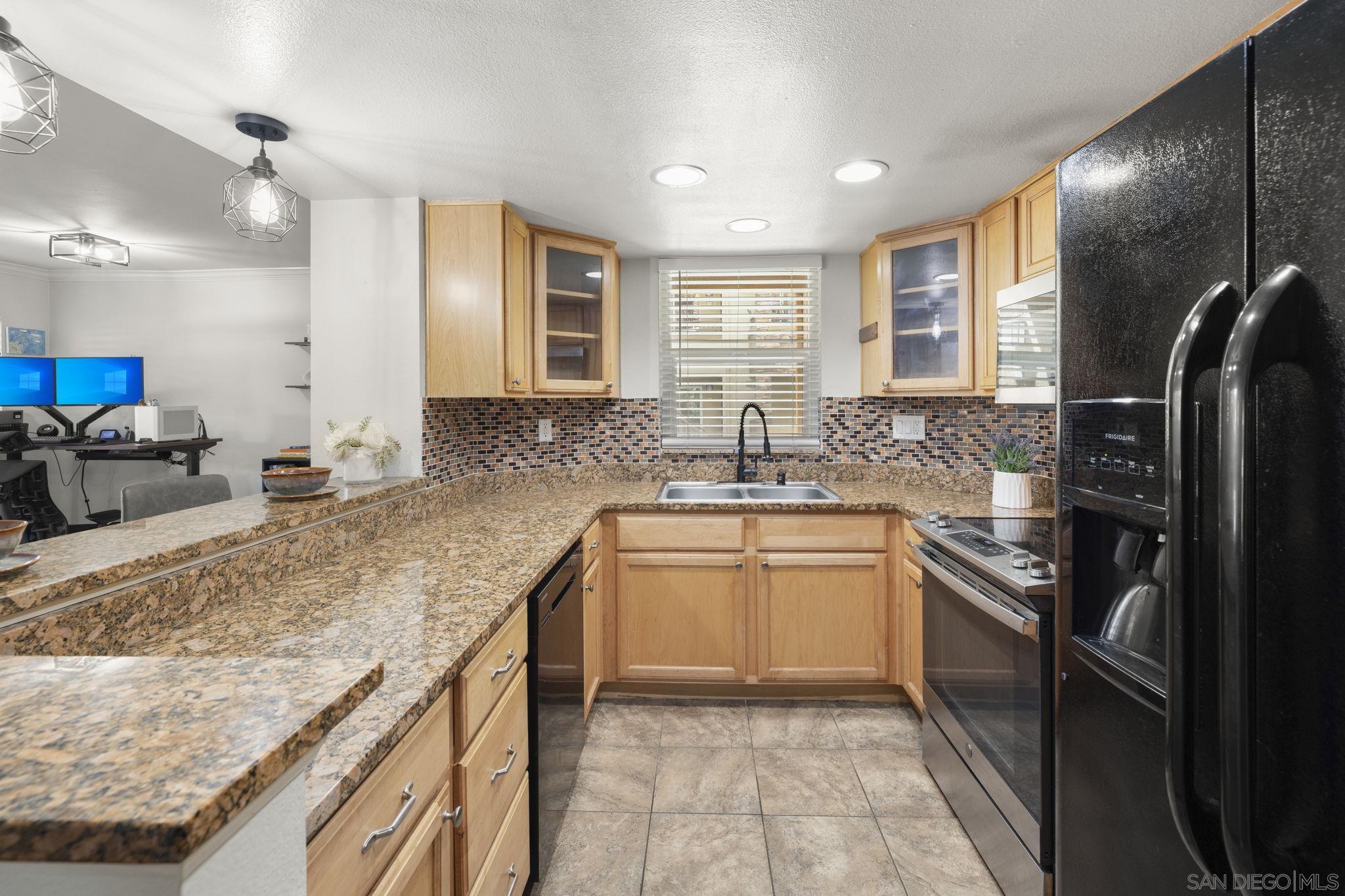 Detail Gallery Image 7 of 35 For 15273  Maturin  #32,  San Diego,  CA 92127 - 1 Beds | 1 Baths