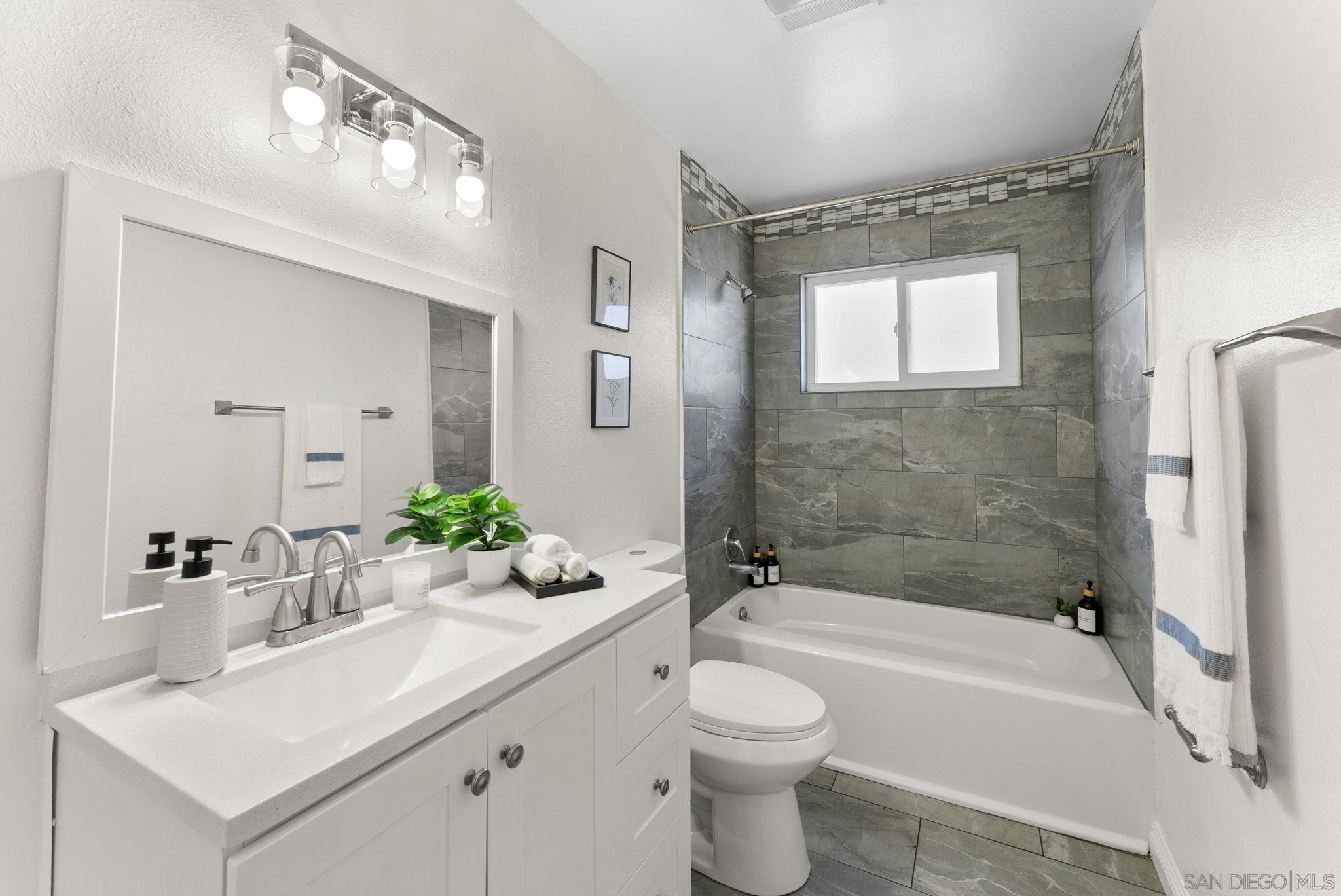 Detail Gallery Image 12 of 29 For 5935  Joel, La Mesa,  CA 91942 - 4 Beds | 2 Baths