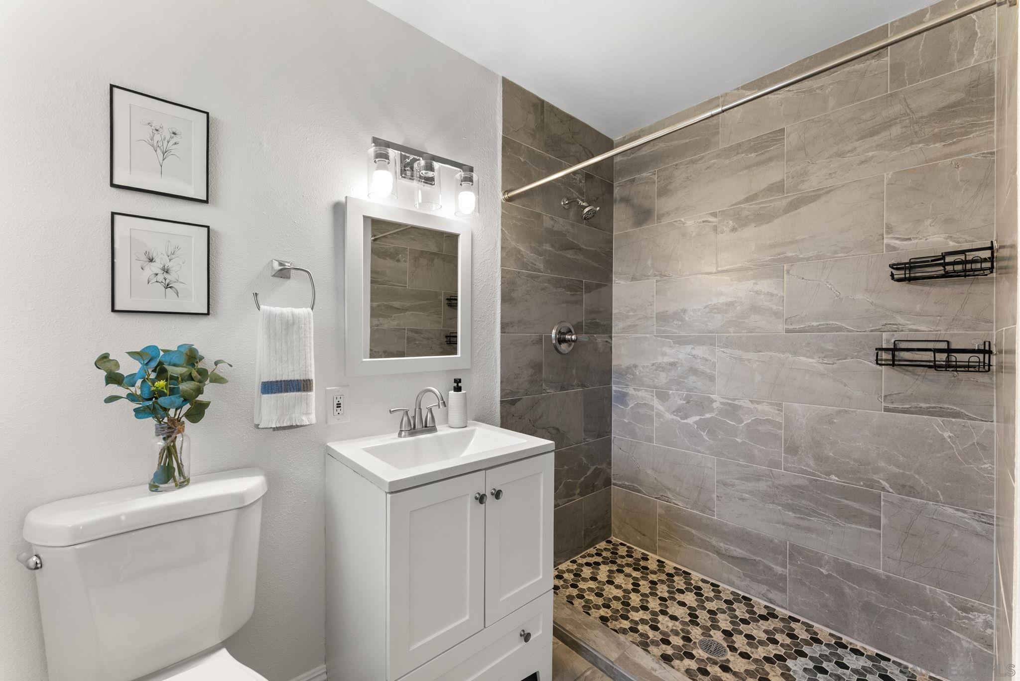 Detail Gallery Image 8 of 29 For 5935  Joel, La Mesa,  CA 91942 - 4 Beds | 2 Baths