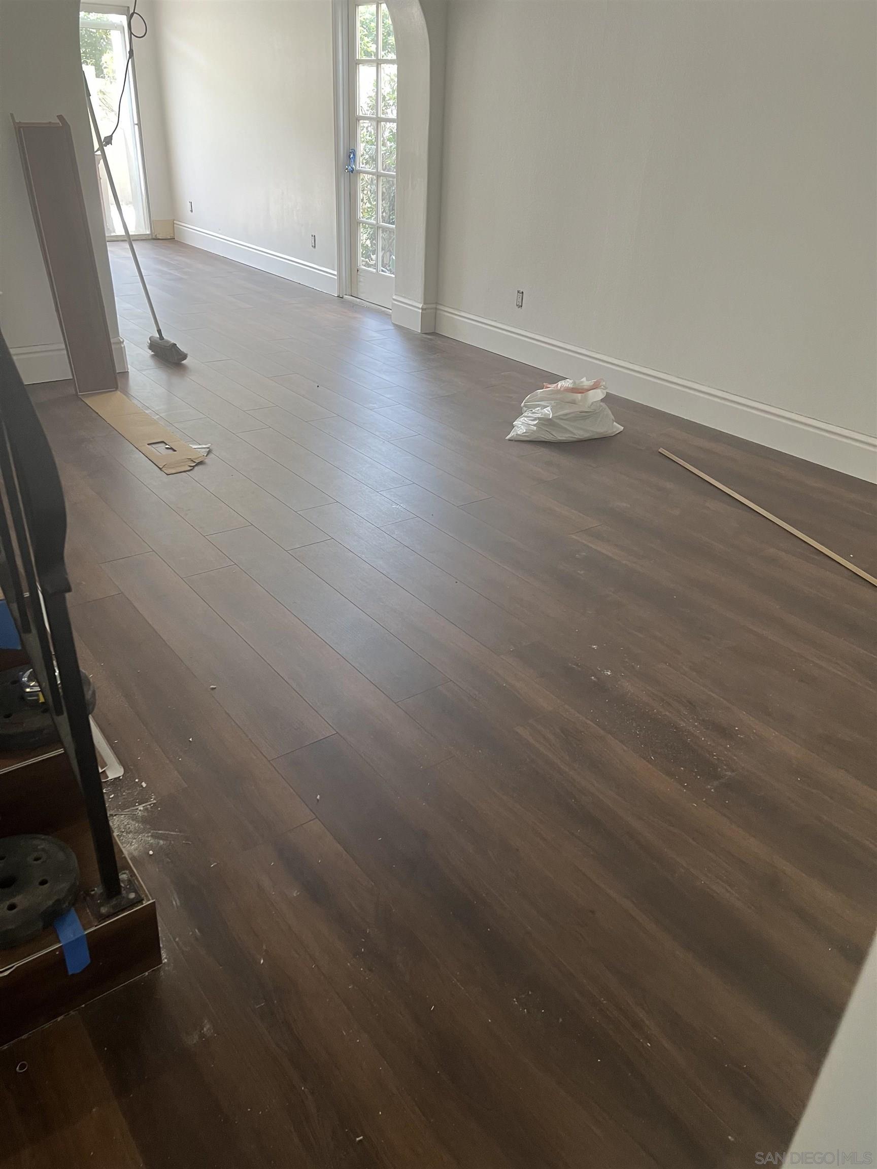 Detail Gallery Image 4 of 5 For 1113  Decker St  a, El Cajon,  CA 92019 - 2 Beds | 1/1 Baths