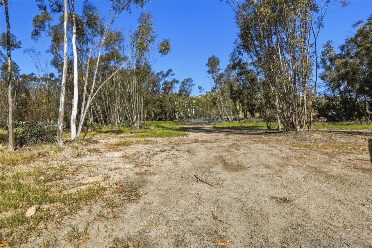 Detail Gallery Image 17 of 24 For 5461  Rainbow Creek, Fallbrook,  CA 92028 - 5 Beds | 1 Baths