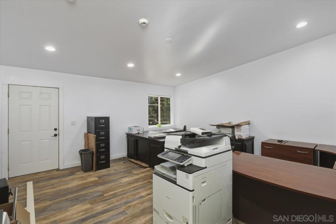 Detail Gallery Image 10 of 24 For 5461  Rainbow Creek, Fallbrook,  CA 92028 - 5 Beds | 1 Baths