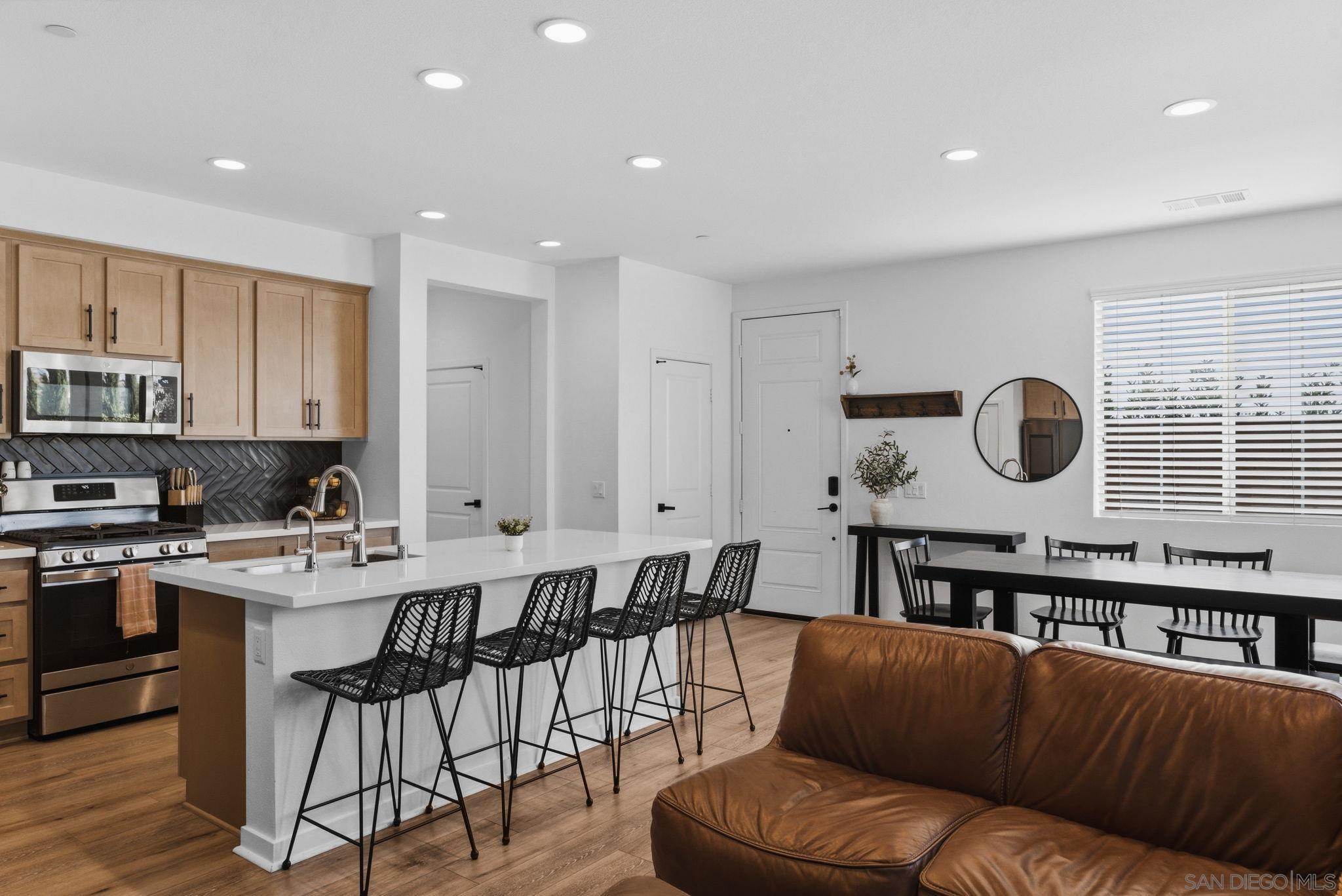 Front Image Thumbnail for SD260007160