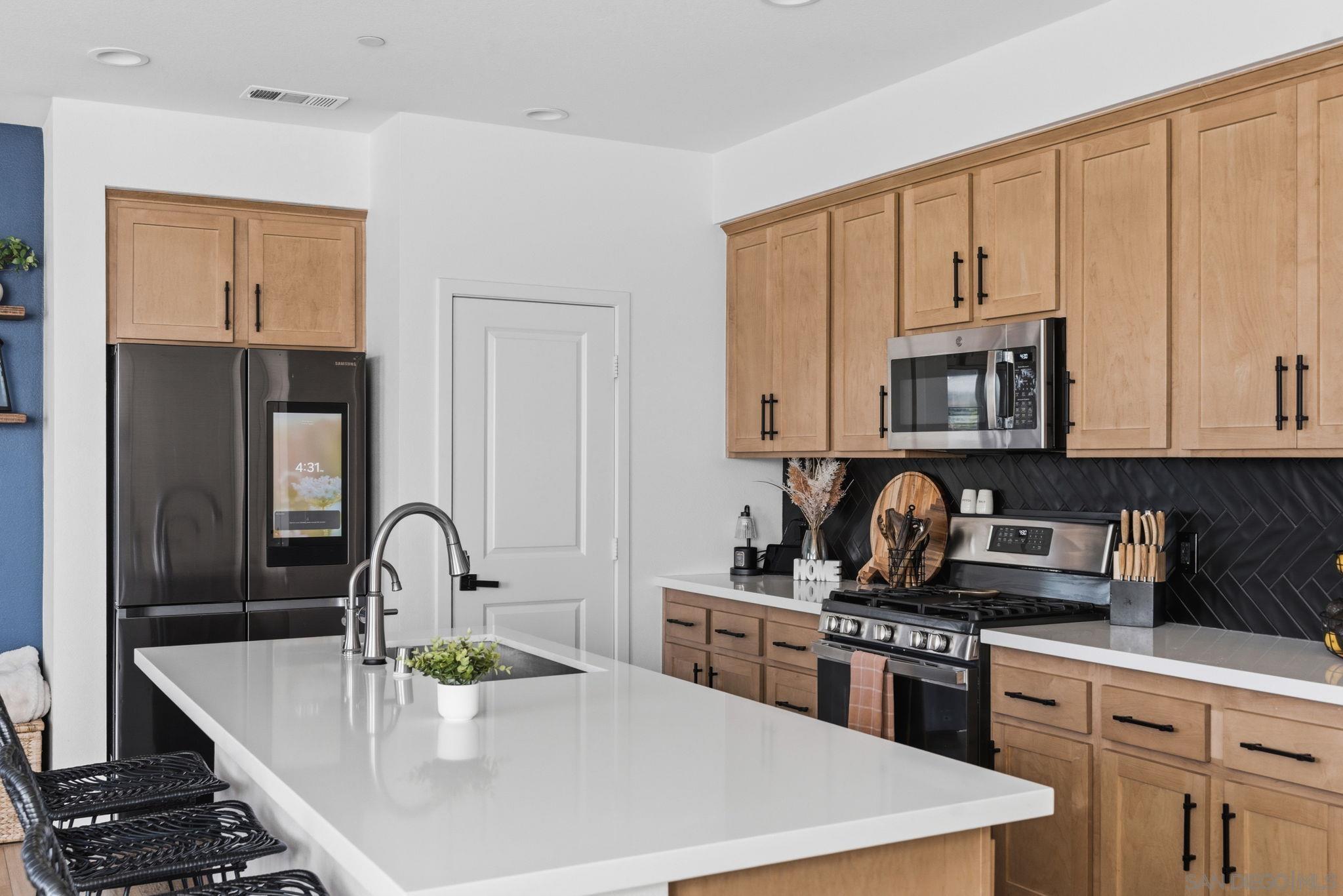 Detail Gallery Image 11 of 39 For 39345  Corvina Ln, Temecula,  CA 92591 - 4 Beds | 2/1 Baths