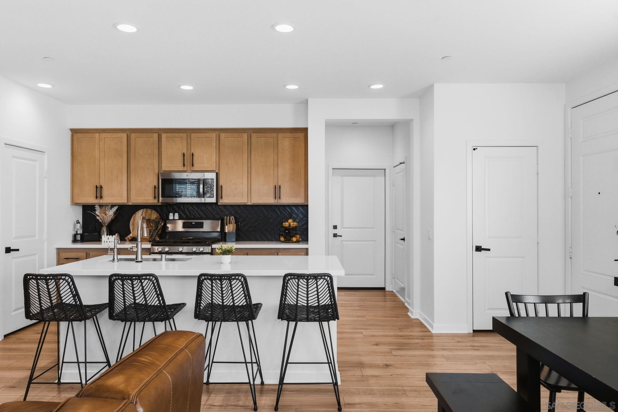 Detail Gallery Image 10 of 39 For 39345  Corvina Ln, Temecula,  CA 92591 - 4 Beds | 2/1 Baths