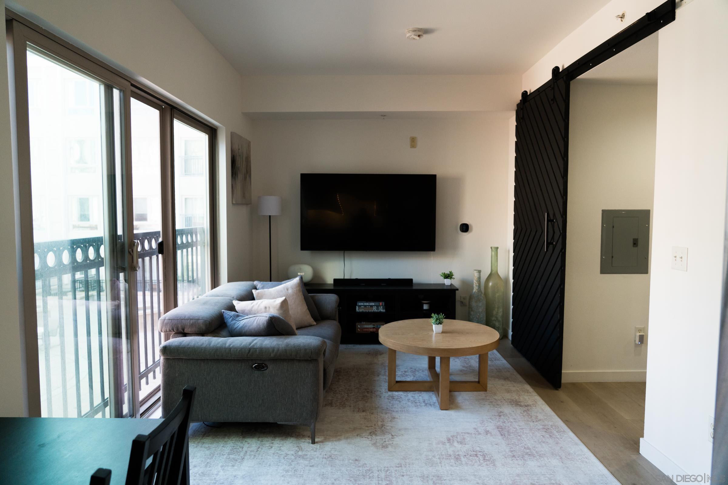 Detail Gallery Image 2 of 25 For 450  J St  #4161,  San Diego,  CA 92101 - 1 Beds | 1 Baths