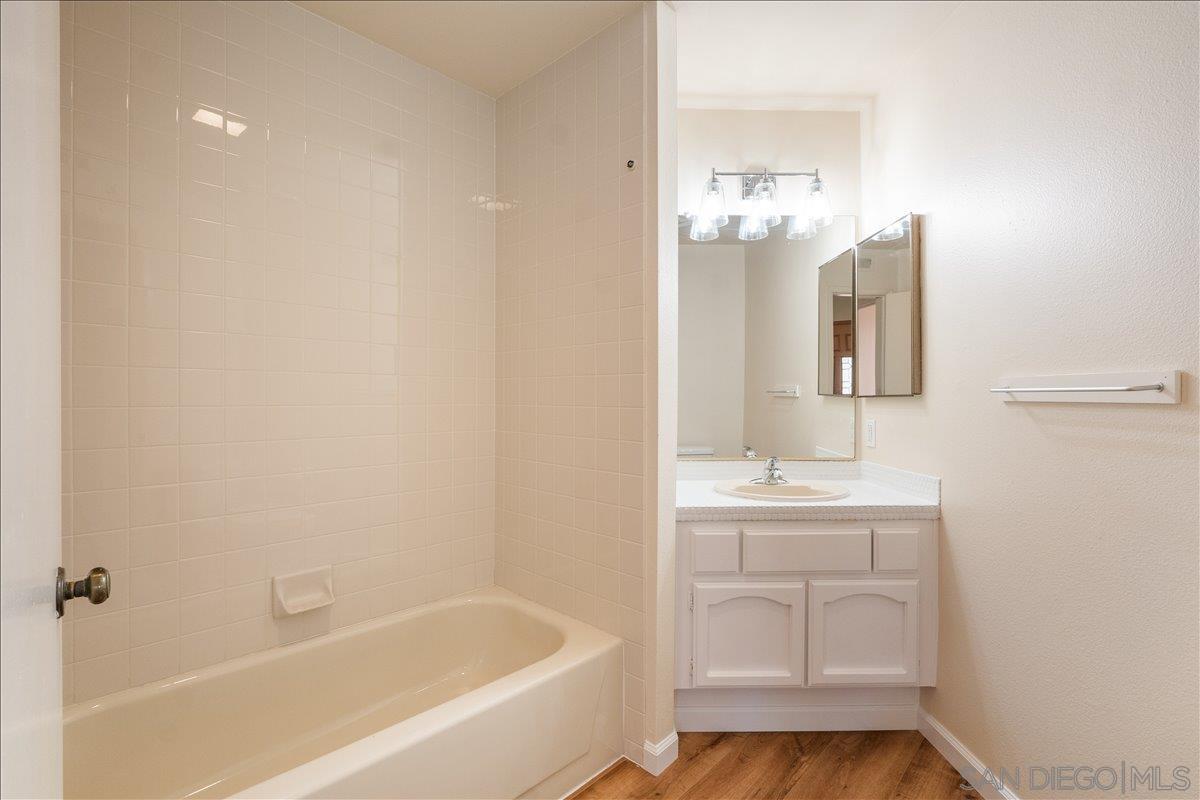Detail Gallery Image 32 of 45 For 12202  Paseo Lucido  #D,  San Diego,  CA 92128 - 2 Beds | 2 Baths