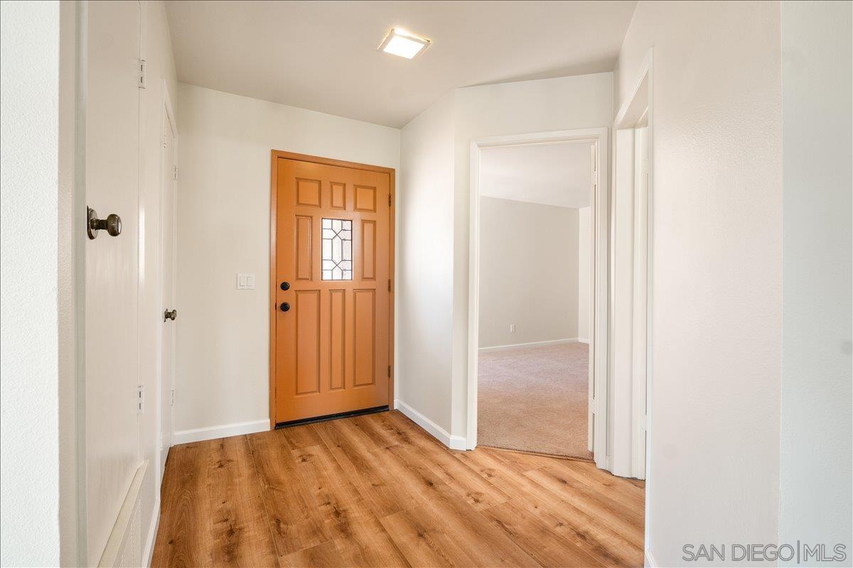 Detail Gallery Image 6 of 45 For 12202  Paseo Lucido  #D,  San Diego,  CA 92128 - 2 Beds | 2 Baths