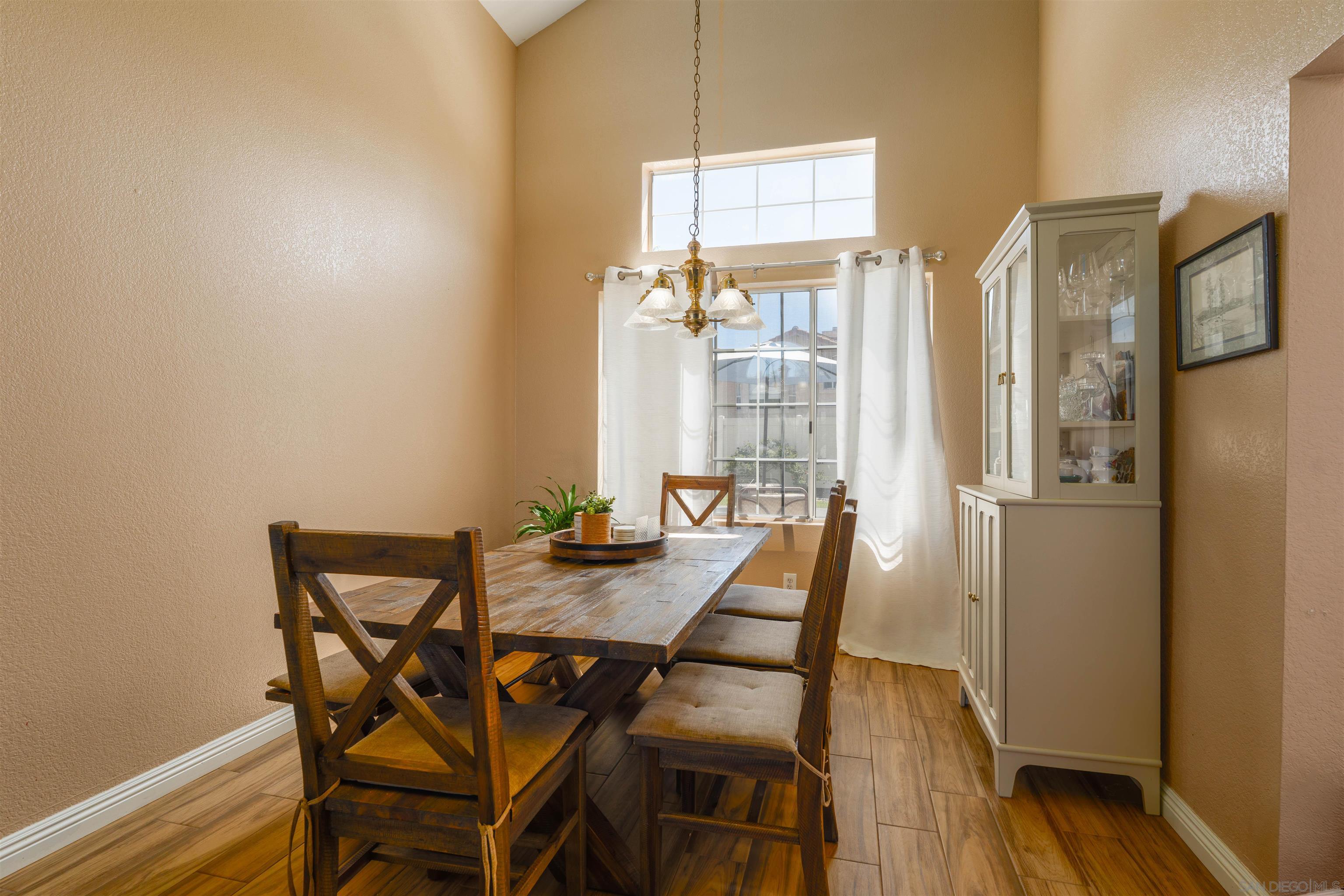 Detail Gallery Image 6 of 22 For 40976  Cardinal Flower Dr., Murrieta,  CA 92562 - 4 Beds | 2/1 Baths