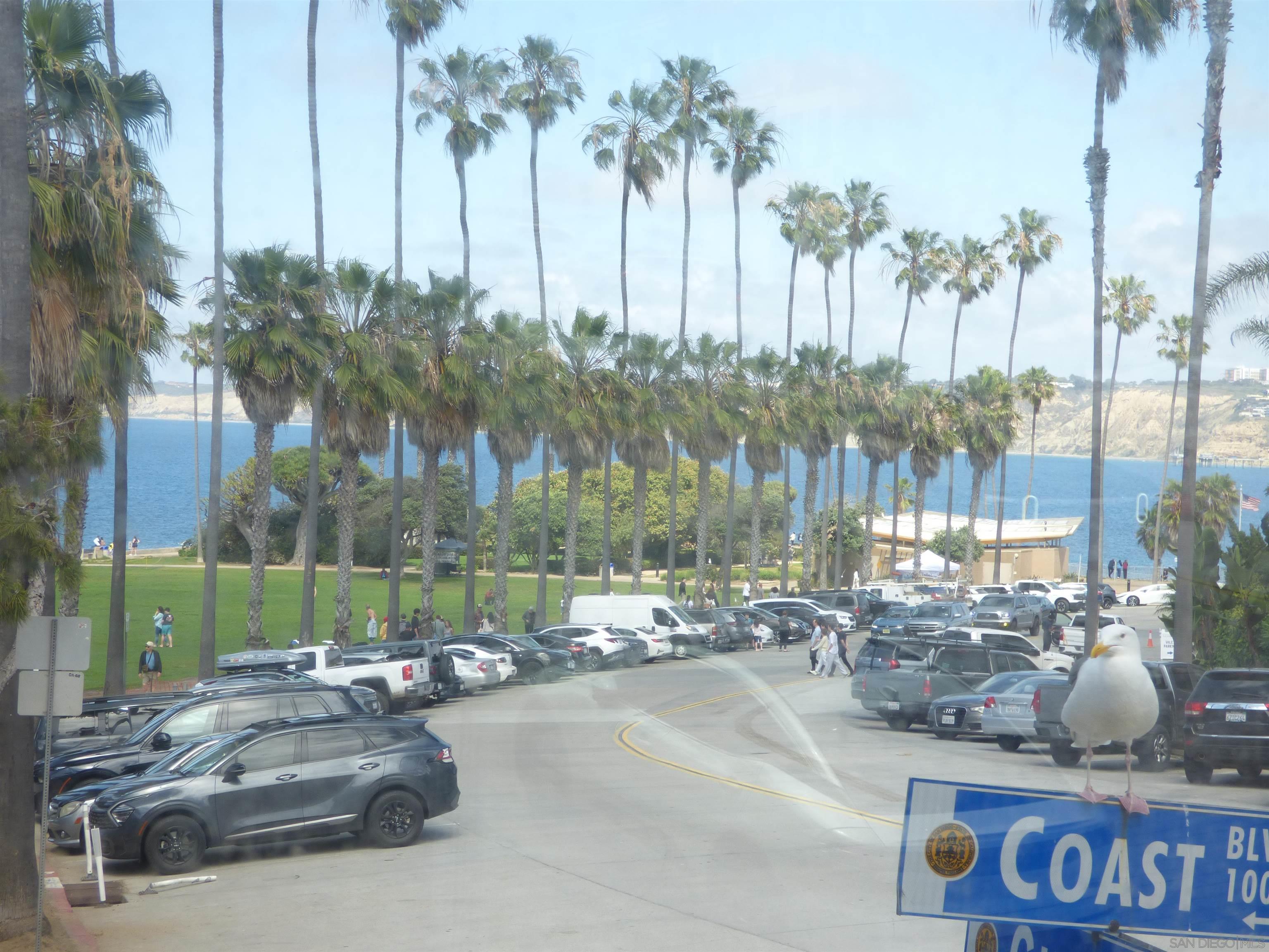 Detail Gallery Image 3 of 10 For 8040  Girard Avenue  5, La Jolla,  CA 92037 - 2 Beds | 2 Baths