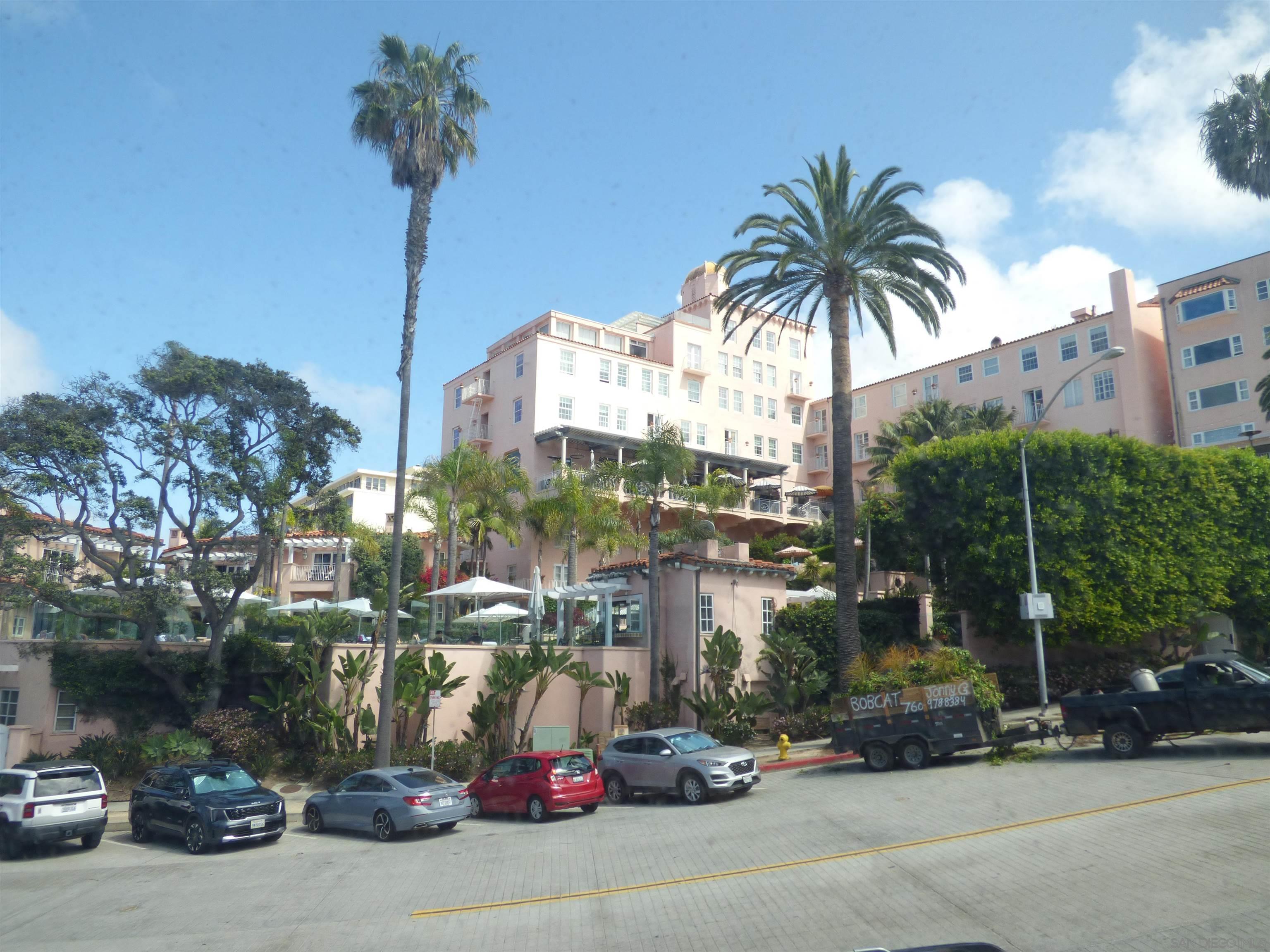 Detail Gallery Image 4 of 10 For 8040  Girard Avenue  5, La Jolla,  CA 92037 - 2 Beds | 2 Baths