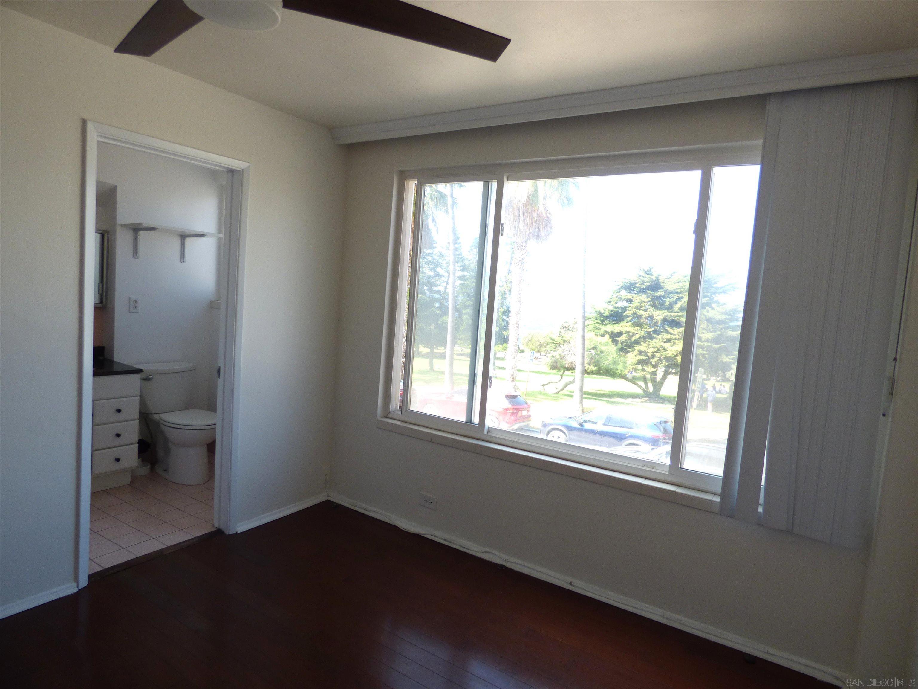 Detail Gallery Image 7 of 10 For 8040  Girard Avenue  5, La Jolla,  CA 92037 - 2 Beds | 2 Baths