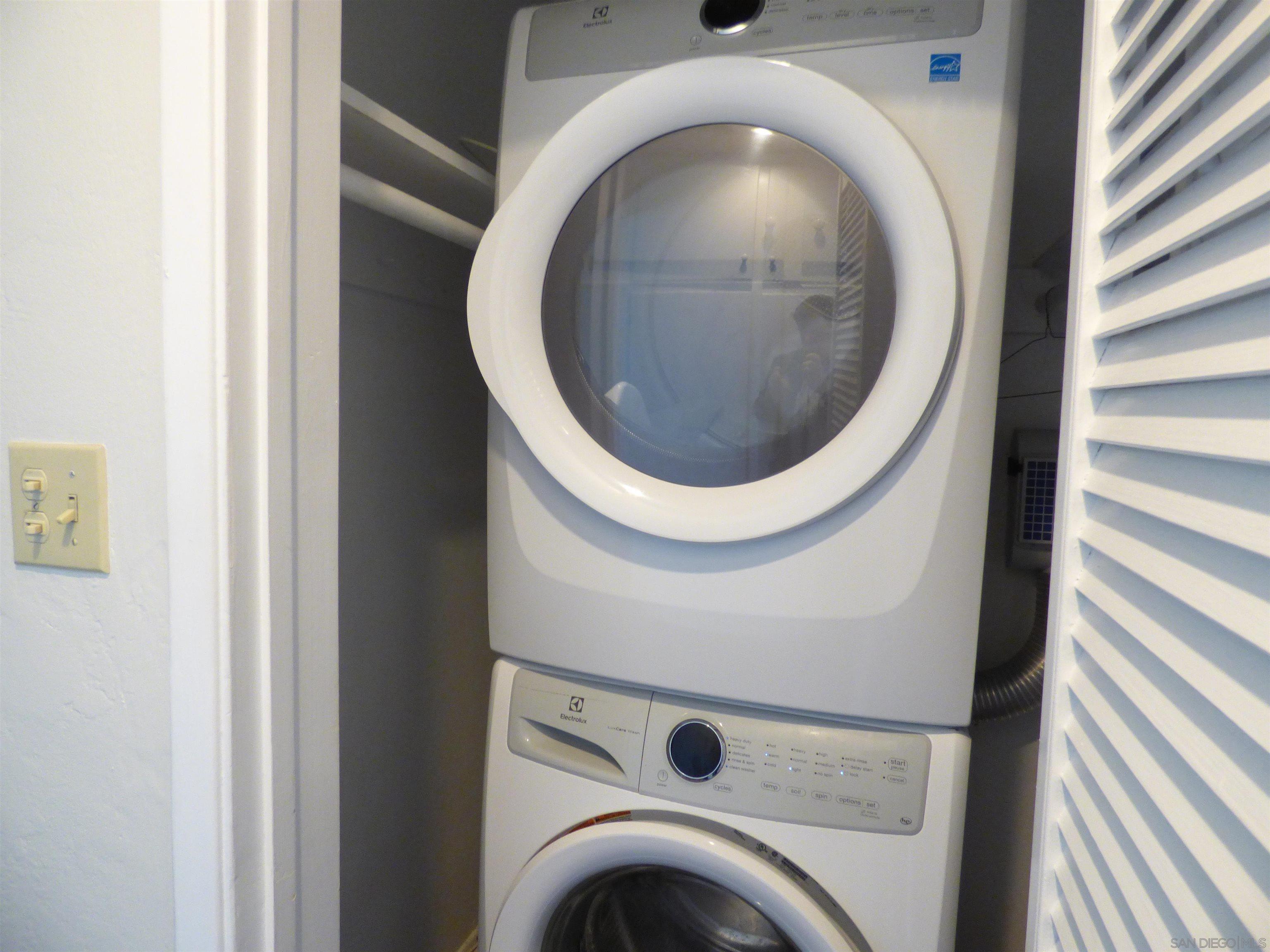 Detail Gallery Image 8 of 10 For 8040  Girard Avenue  5, La Jolla,  CA 92037 - 2 Beds | 2 Baths