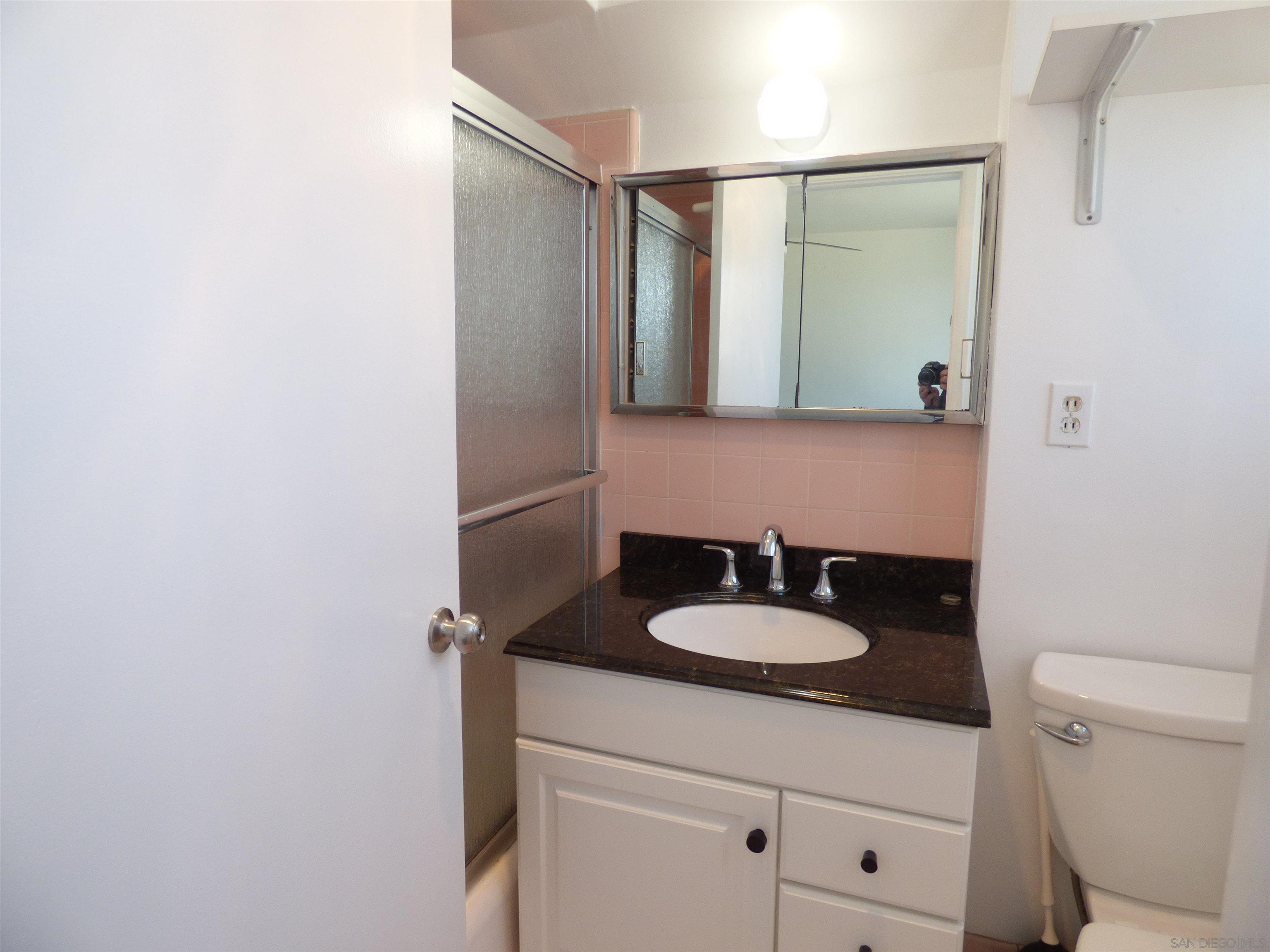 Detail Gallery Image 9 of 10 For 8040  Girard Avenue  5, La Jolla,  CA 92037 - 2 Beds | 2 Baths