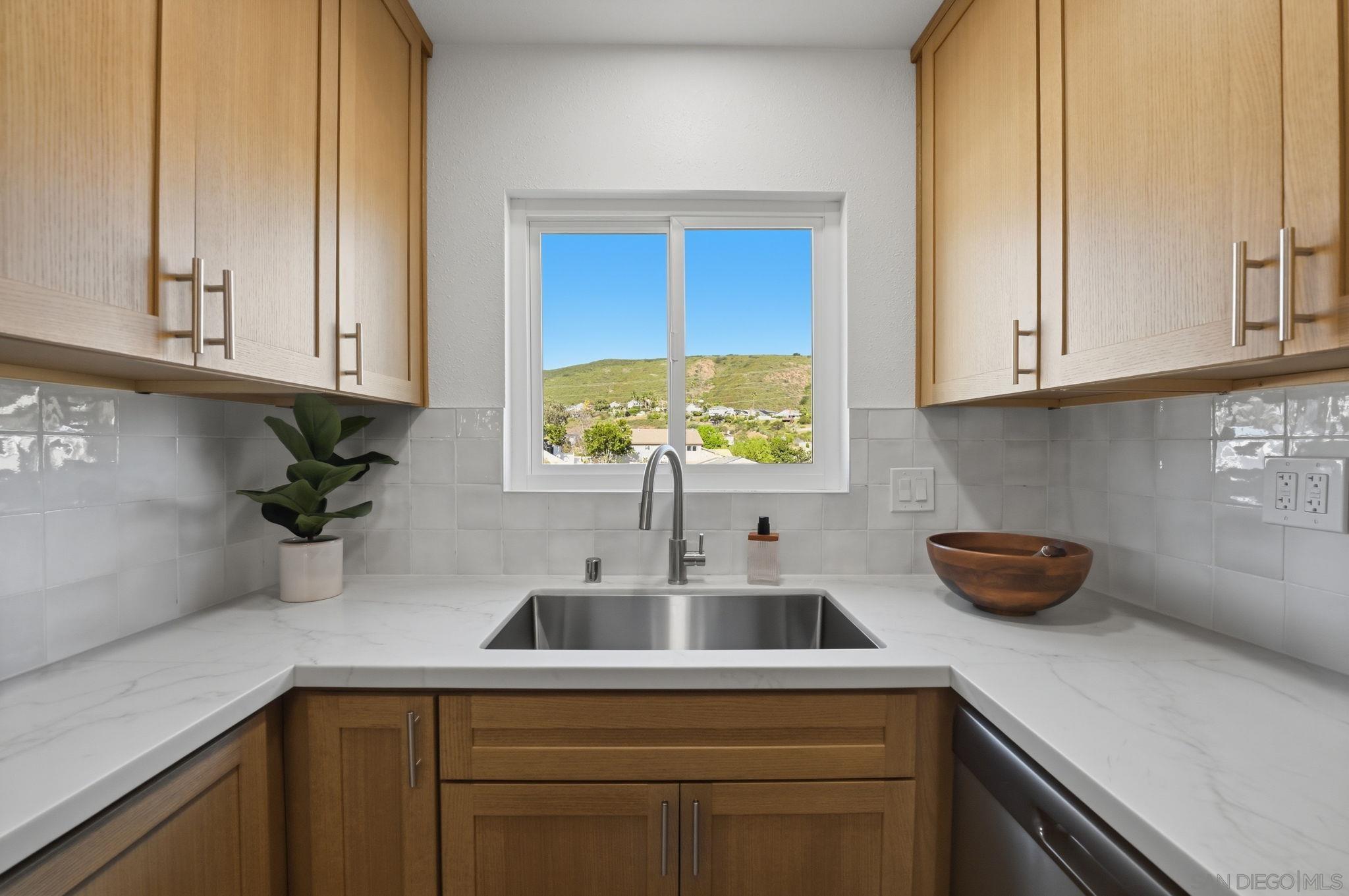 Detail Gallery Image 15 of 36 For 9922  Paseo Montalban, San Diego,  CA 92129 - 2 Beds | 1/1 Baths