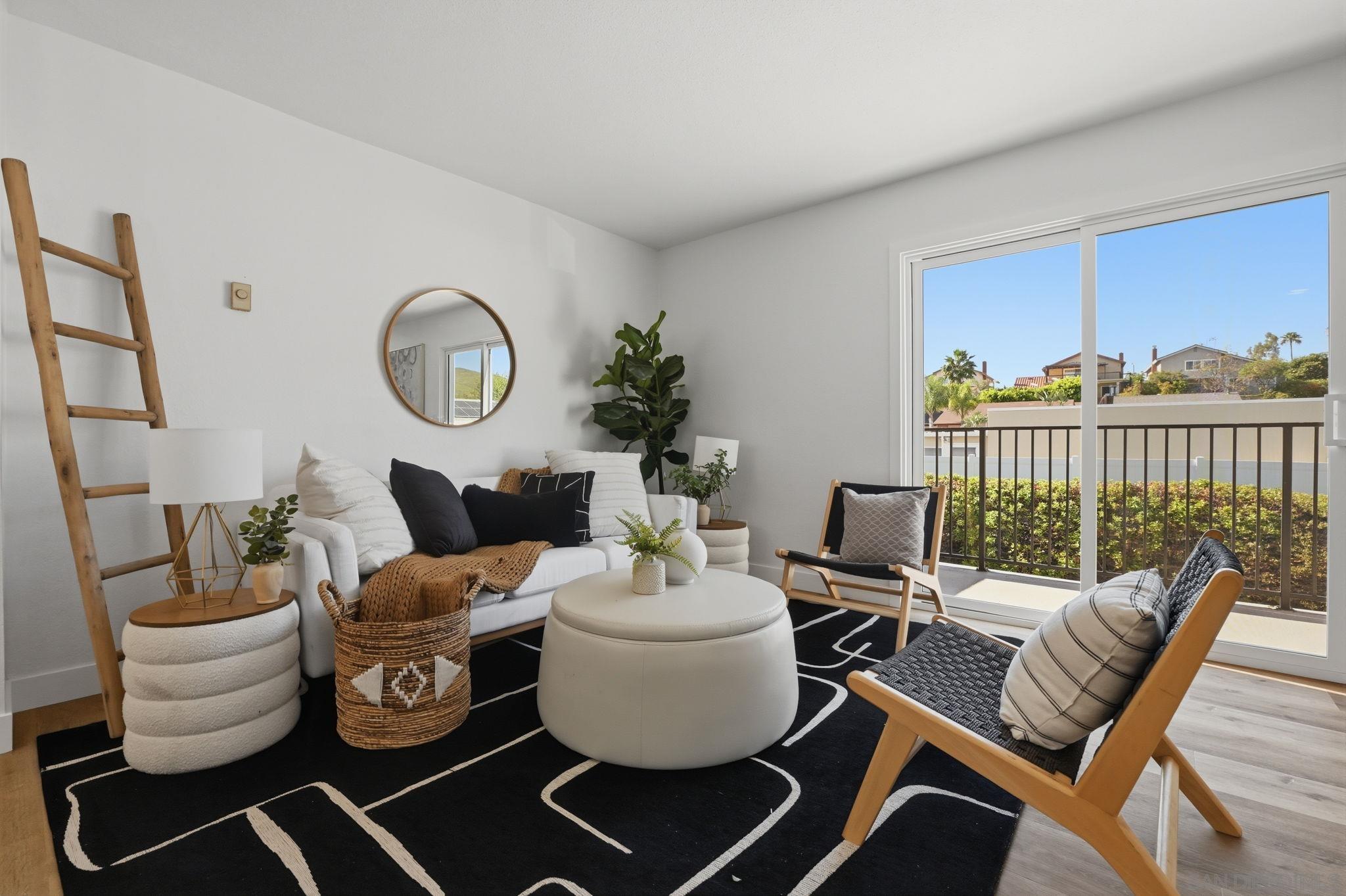 Detail Gallery Image 6 of 36 For 9922  Paseo Montalban, San Diego,  CA 92129 - 2 Beds | 1/1 Baths