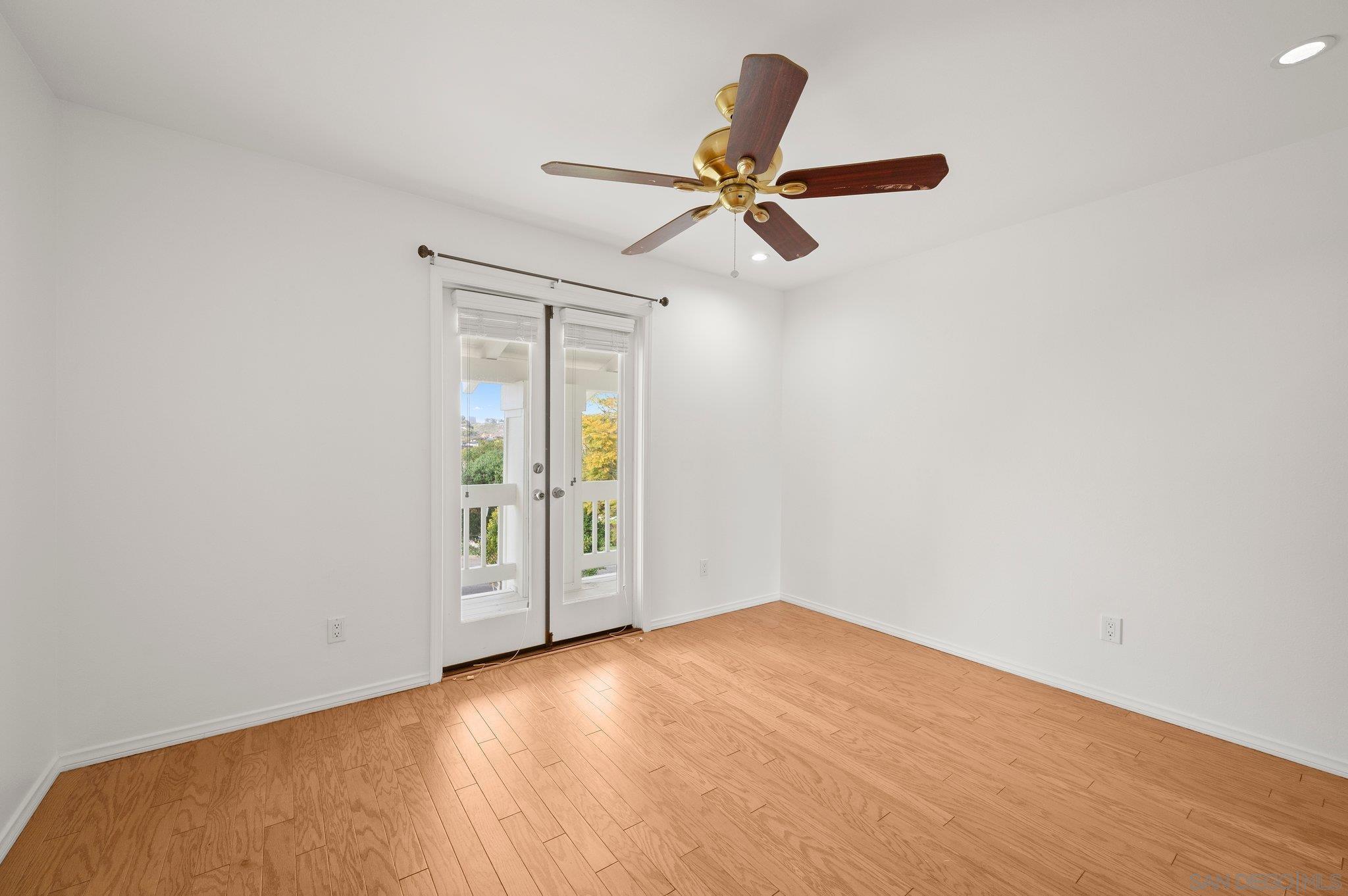 Detail Gallery Image 32 of 55 For 2505  Hidden Valley Pl, La Jolla,  CA 92037 - 5 Beds | 4 Baths