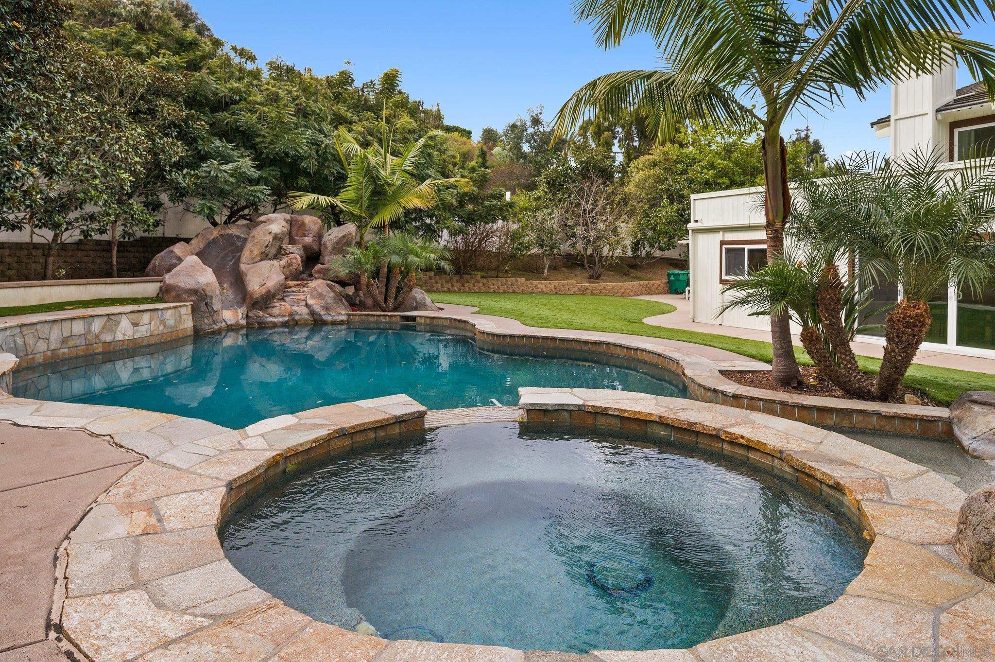 Detail Gallery Image 39 of 55 For 2505  Hidden Valley Pl, La Jolla,  CA 92037 - 5 Beds | 4 Baths