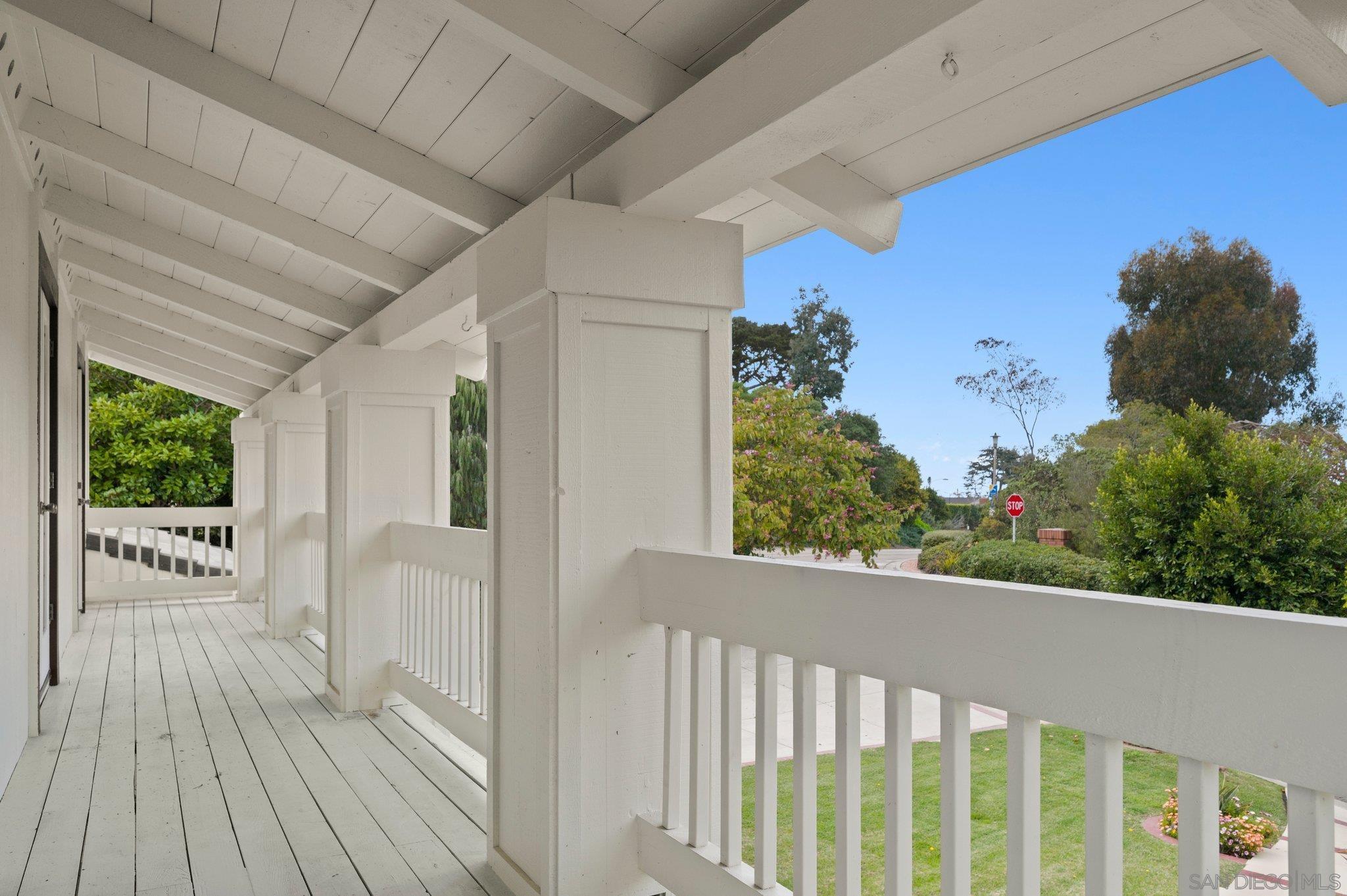 Detail Gallery Image 50 of 55 For 2505  Hidden Valley Pl, La Jolla,  CA 92037 - 5 Beds | 4 Baths