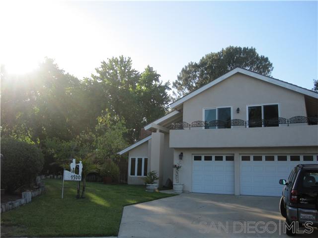 Detail Gallery Image 2 of 18 For 4566  Sherlock Court, San Diego,  CA 92122 - 3 Beds | 2/1 Baths