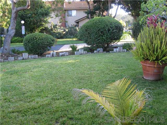 Detail Gallery Image 3 of 18 For 4566  Sherlock Court, San Diego,  CA 92122 - 3 Beds | 2/1 Baths