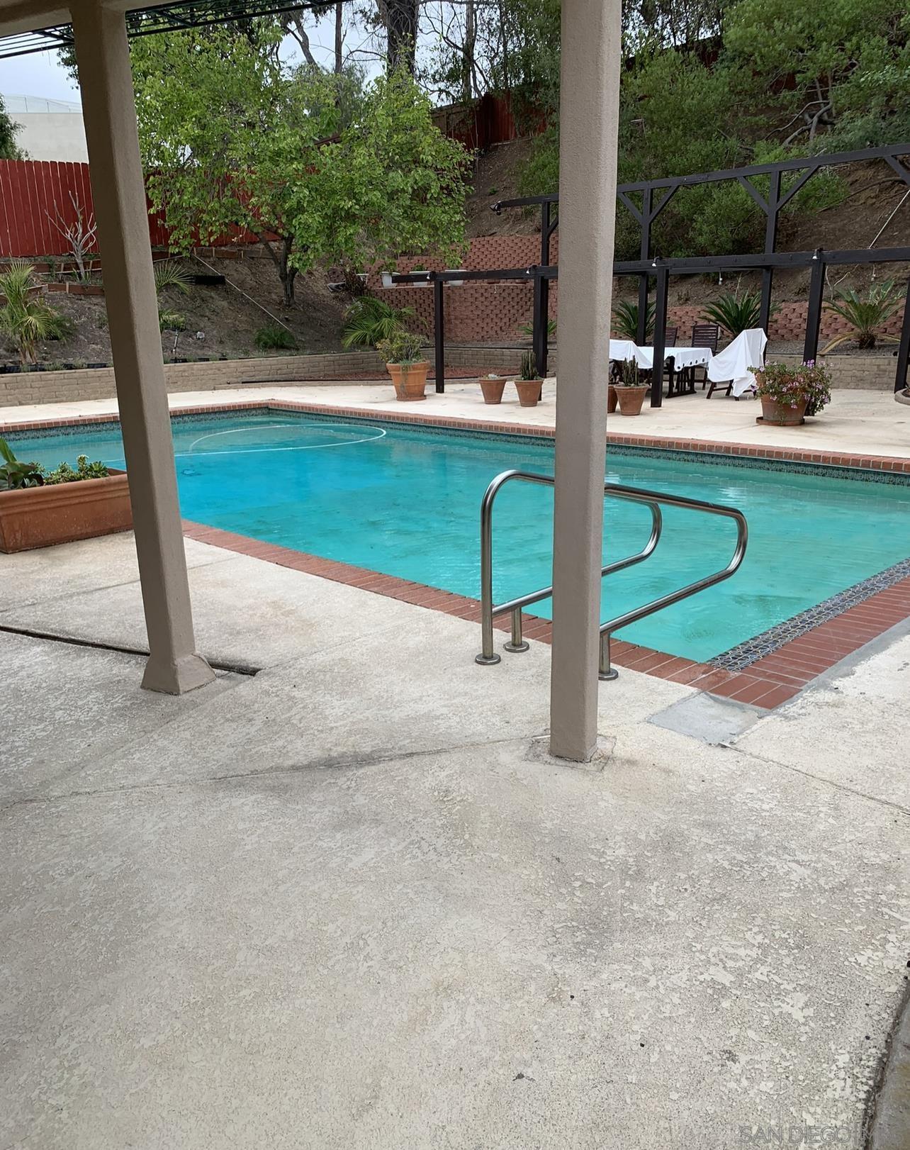 Detail Gallery Image 5 of 18 For 4566  Sherlock Court, San Diego,  CA 92122 - 3 Beds | 2/1 Baths